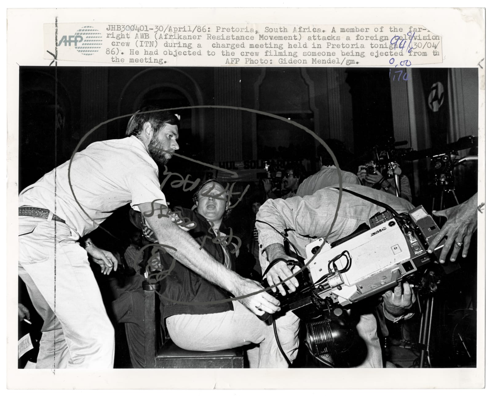 Gideon Mendel, 33 MERGED, 2019