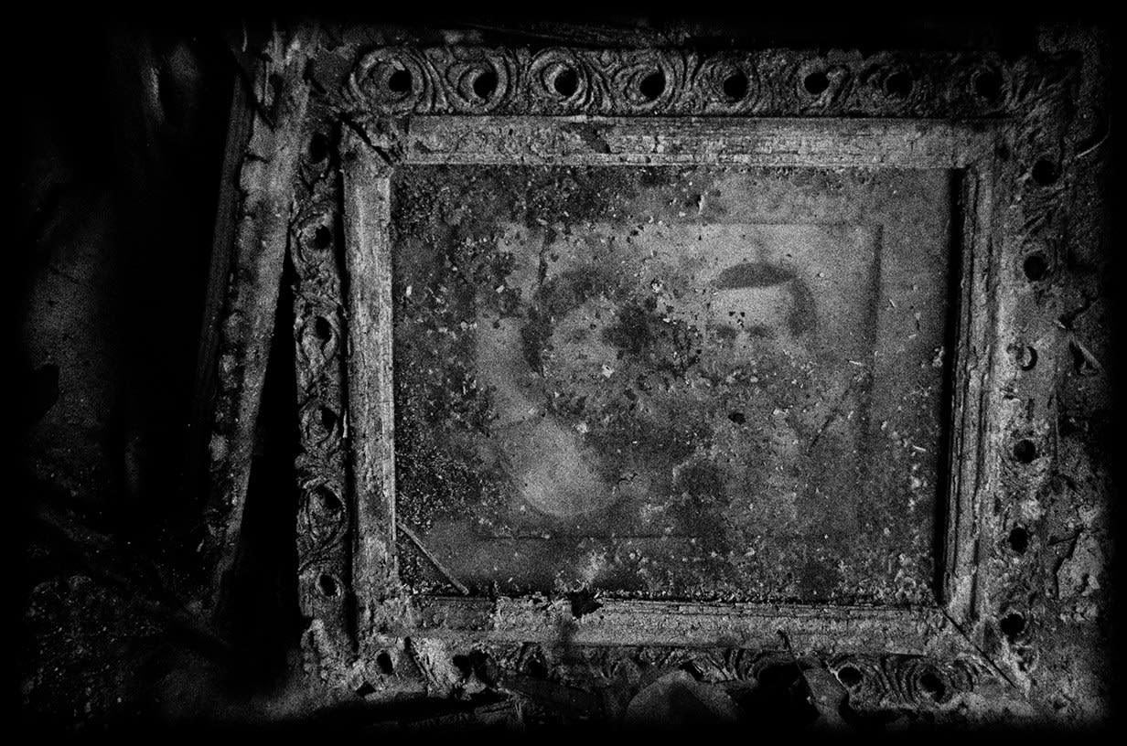 Antonio Margolles, From the Series, " Arrival to Failure", 2014