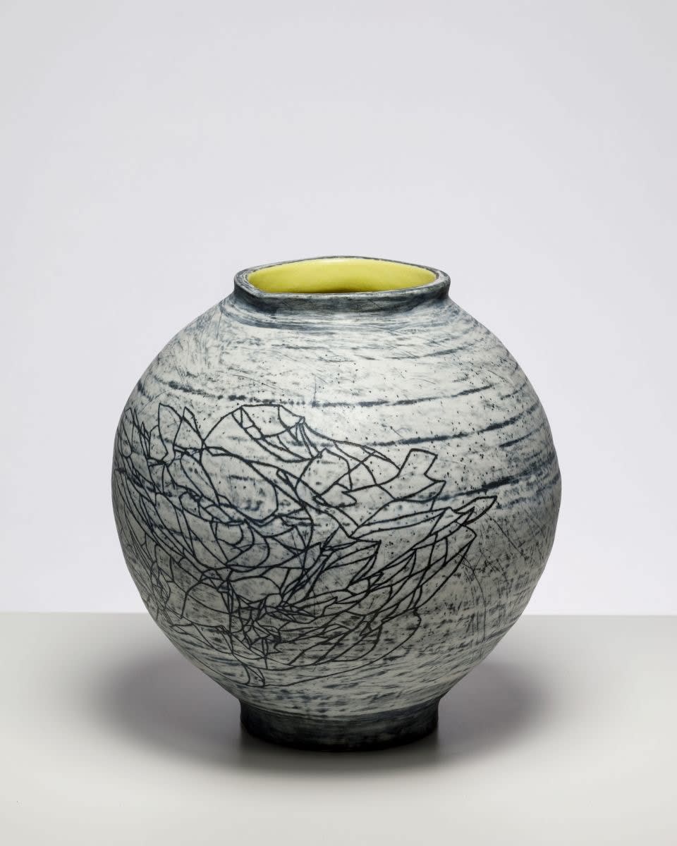 Belinda Fox & Neville French, Moon Jar VII, 2021