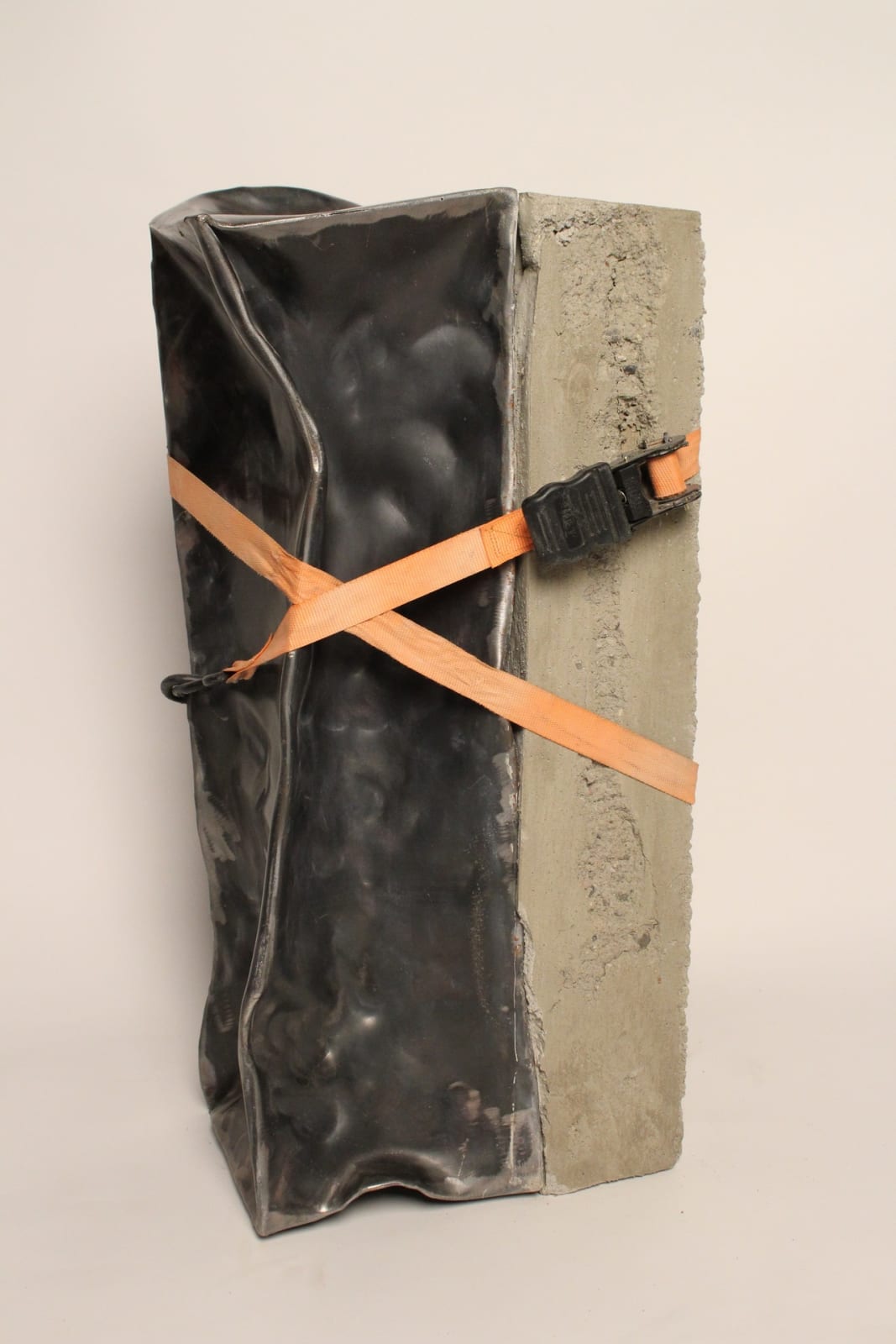 Raphael Benero, Forced Kiss, 2017