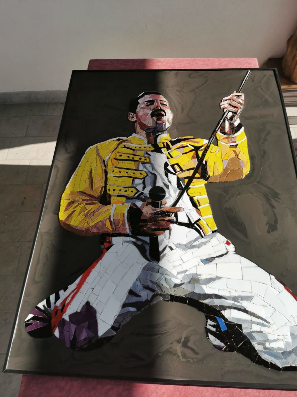 Emanuele Sari, Down on my knees, 2025