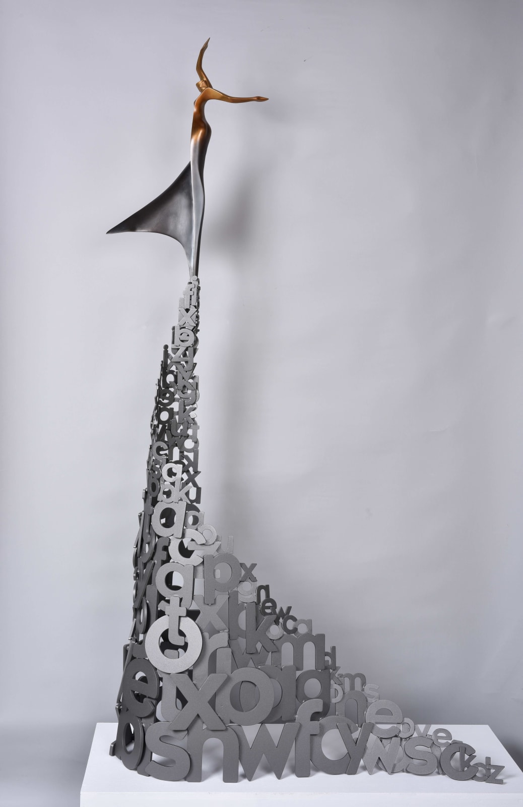 art thema, artthema, baldini, bronze, sculpture, words, writing, letter, alphabet, steel, shades, grey, gold, monumental, masterpiece, contemporary art, design, art gallery