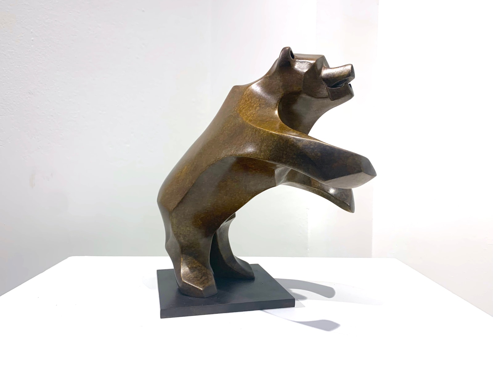 Il nostro, « orsatus », orso, scultura di orso, scultura di animali, scultura di animali carini, scultura in bronzo, scultura contemporanea, scultura figurativa, arte scultorea, design artistico, decorazione artistica, design d'interni, decorazione del salone, decorazione della scrivania, casa d'arte, tema artistico, galleria d'arte di bruxelles