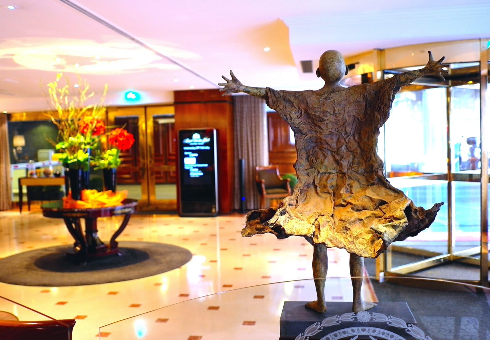 art thema, art, thema, artthema, II X V, lieven d'haese, bronzen sculptuur, kindersculptuur, kindersculptuur, jongenssculptuur, onschuldige sculptuur, sculptuur van hoop, sculptuurkunst, sculptuur van de natuur, interieursculptuur, figuratieve kunst, figuratieve sculptuur, hedendaagse beeldhouwkunst, interieurontwerp, kunst decoratie, salondecoratie, monumentale sculptuur, buitenbeeldhouwwerk, tuinbeeldhouwwerk, jongensbeeldhouwwerk, afrikaans beeldhouwwerk, afrika, afrikaanse kunst, vrijheidsbeeldhouwkunst, kunstgalerij, belgische kunstgalerij, brusselse kunstgalerij