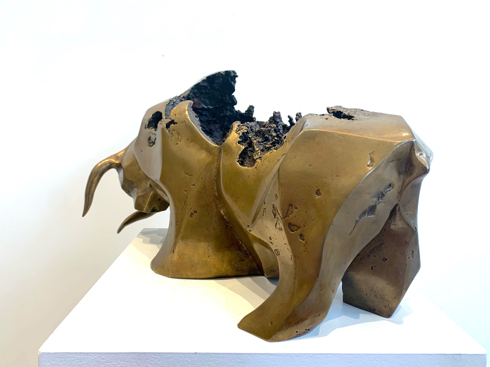 Gold ox, Taureaux, bull, bronze sculpture, so du sud, Art Thema Gallery, Art thema, baldini art thema, art thema arles, arles gallery, Brussels