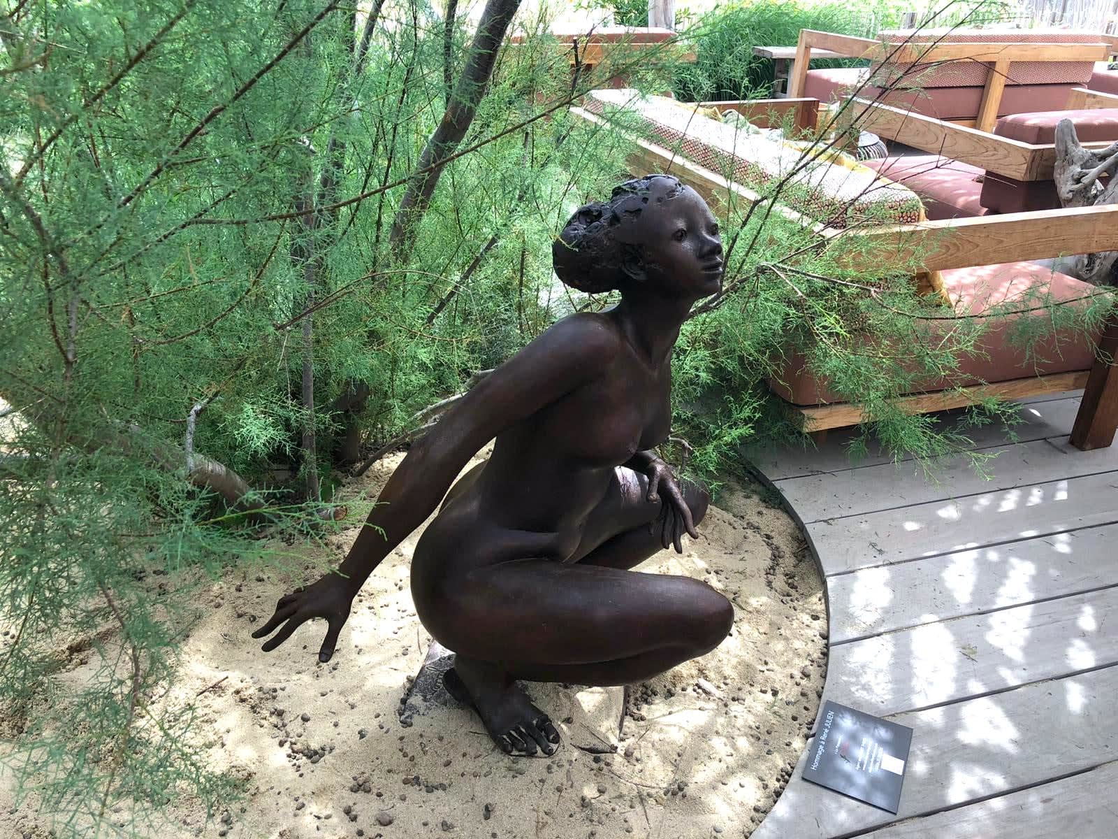 pisseuse, rené julien, scultura in bronzo, scultura figurativa, scultura femminile, scultura d'amore, scultura ragazza, scultura romantica, scultura contemporanea, scultura monumentale, tema artistico heyi, galleria d'arte di Bruxelles, scultura da giardino, design per la casa, decorazione artistica, design d'interni