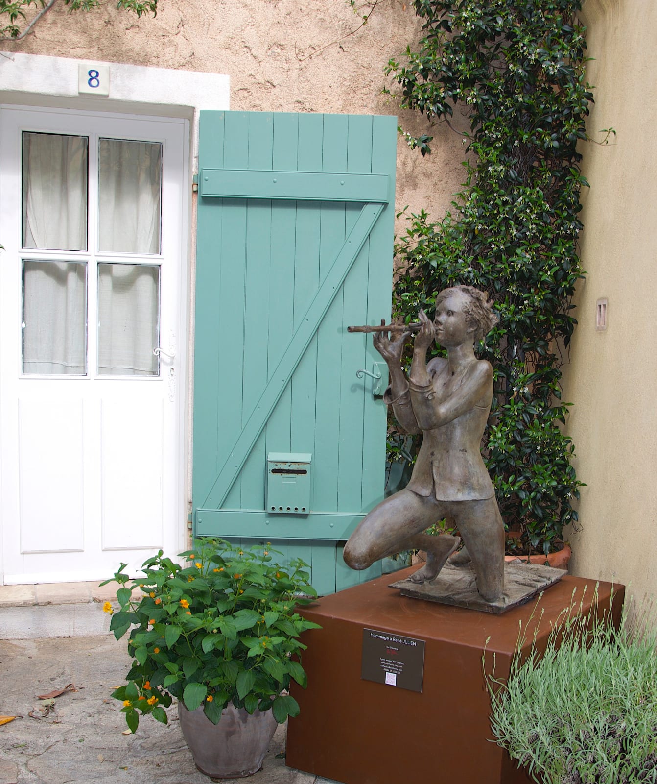 il ritrovamento, rené julien, scultura in bronzo, scultura figurativa, scultura femminile, scultura d'amore, scultura ragazza, scultura romantica, scultura contemporanea, scultura monumentale, art thema heyi, galleria d'arte bruxelles, scultura da giardino, decorazione d'interni, decorazione artistica, interno design