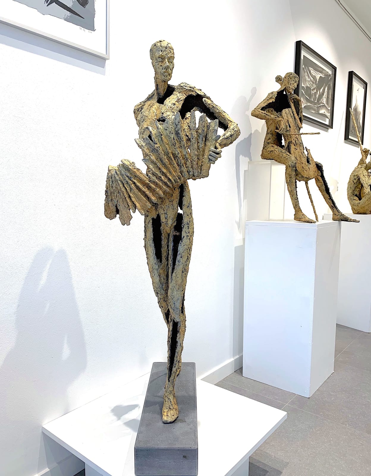 art thema, artthema, art, thema, accordeonist, jacques van den abeele, muzieksculptuur, concertsculptuur, musicussculptuur, figuratieve sculptuur, hedendaagse sculptuur, bronzen sculptuur, monumentale sculptuur, bronzen kunst, hedendaagse kunst, interieurontwerp, buitensculptuur, tuinontwerp, kunstdecoratie, kunstgalerij, belgische kunstgalerij, brusselse kunstgalerij