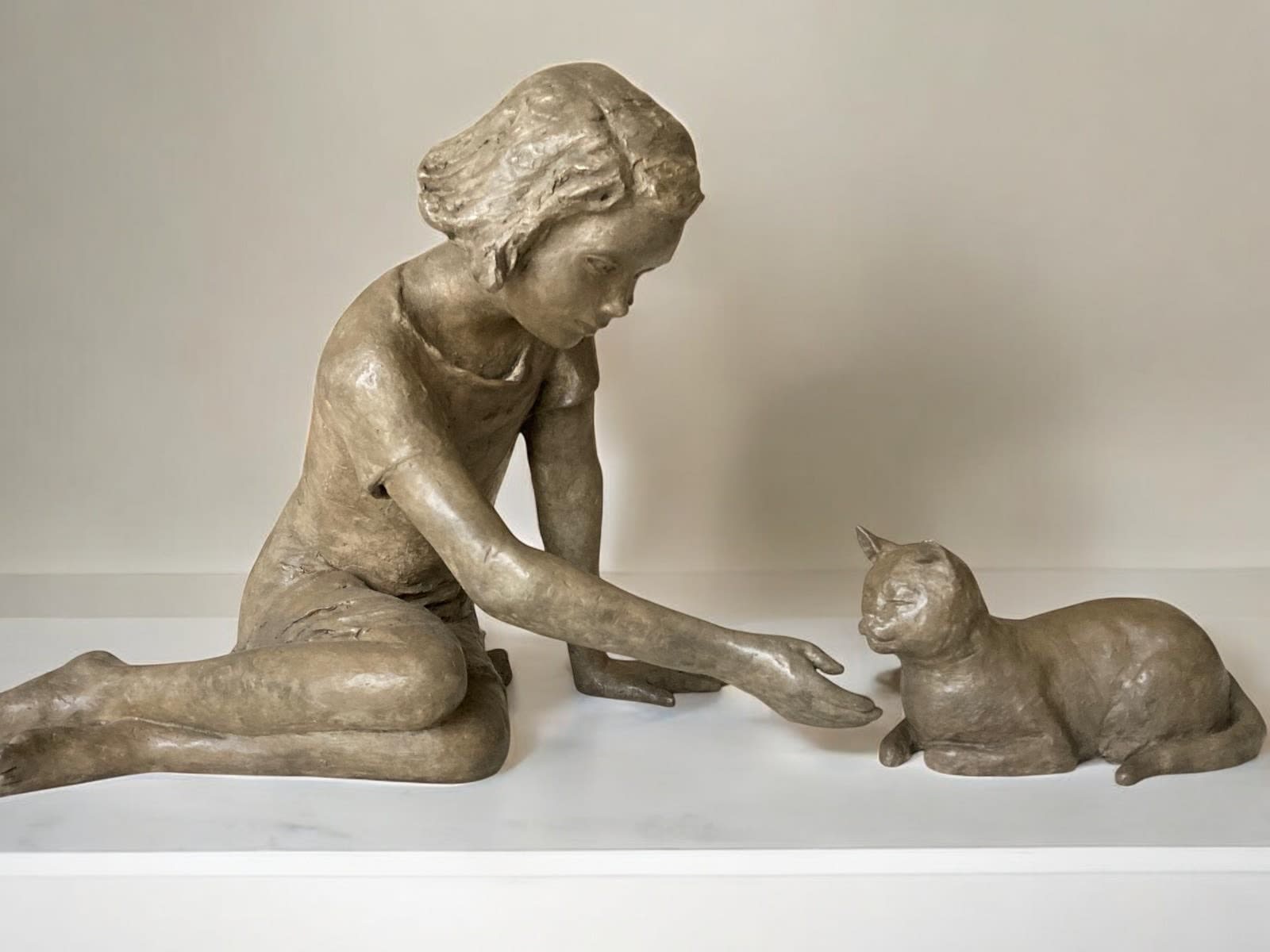 béatrice cols, Belgische kunstenaar, Belgische beeldhouwer, bronzen sculptuur, hedendaagse kunst, fine art, figuratieve sculptuur, poëtische sculptuur, artistiek brons, bronzen kunstwerk, originele kunst, kunstgalerie, kunstverzamelaar, interieurdecoratie, hoogwaardige decoratie, buitensculptuur, emotionele sculptuur, poëtische sculptuur, kunst kopen, bronzen sculptuur kopen, kunstleasing, kunstinvestering, kunstcollectie, exclusief kunstwerk, kunst en erfgoed, bronzen verzamelobject, fine art fair, fine art fair wavre, art thema, galerie art thema, beeldhouwtentoonstelling, kunstbeurs, kunstsalon, kunstbiënnale, Brussels art fair, hedendaagse kunst België, kunstgalerie Brussel