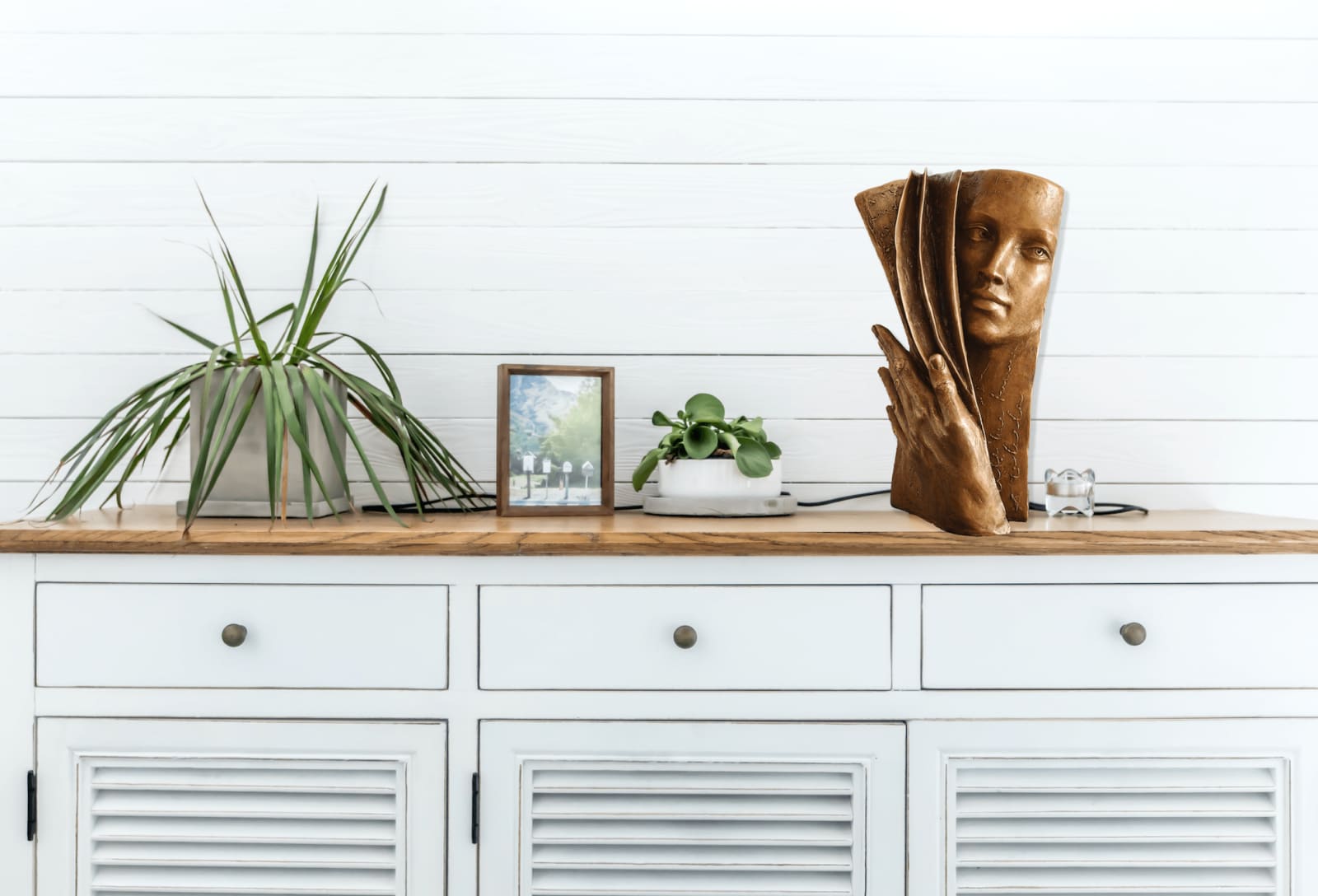 art thema, artthema, art, thema, sfondo, donna, misterioso, libro, viso, diario, spirito, scultura in bronzo, paola grizi, artista italiano, scultura contemporanea, scultura in bronzo, arte scultura, decorazione artistica, interior design, art design, decorazione salone, casa d'arte, arte thema heyi galleria, galleria d'arte contemporanea bruxelles