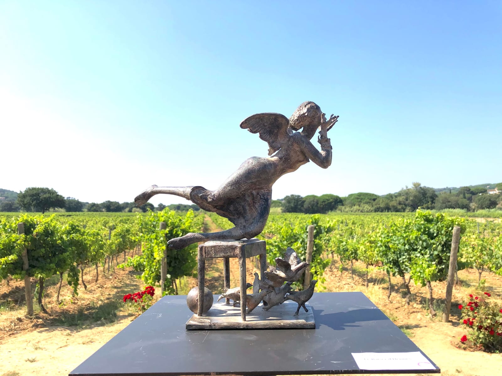 le baiser d'Hermès, René Julien, sculpture bronze, sculpture ange, sculpture d'amour, sculpture musicien, sculpture de musique, sculpture musique, sculpture femme, sculpture fille, sculpture art, sculpture classique, sculpture d'intérieur, art figuratif, sculpture figurative, contemporain sculpture, design d'intérieur, décoration d'art, décoration de salon, art thema heyi, galerie d'art belge,