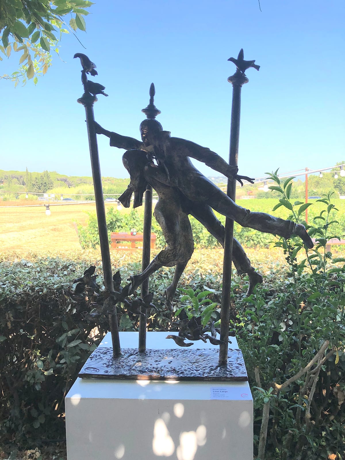 leur large, sculpture, bronze, rene julien, chateau des marres, saint tropez, ramatuelle, hommage