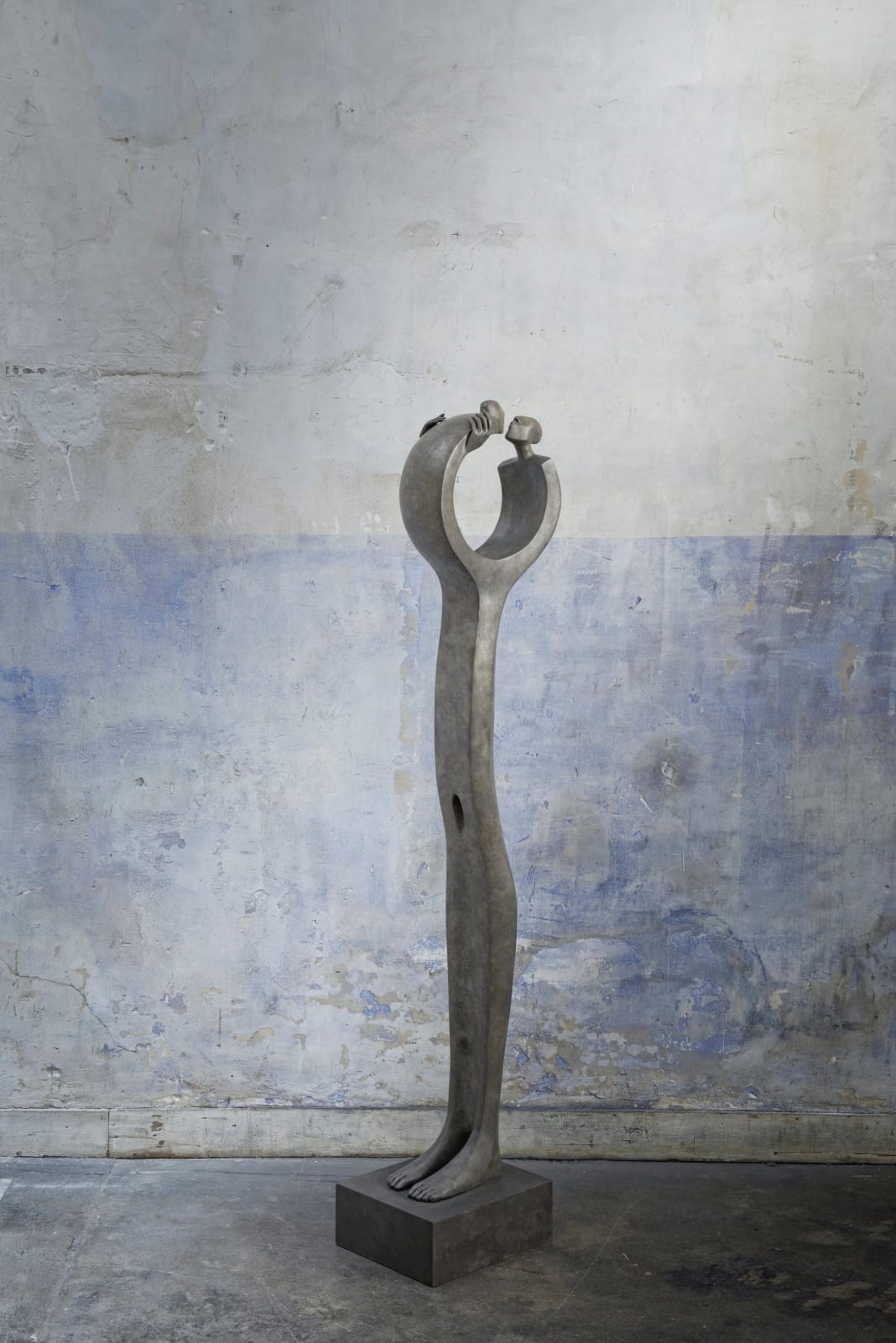 baiser, miramontes, sculpture, bronze, art thema, heyi gallery