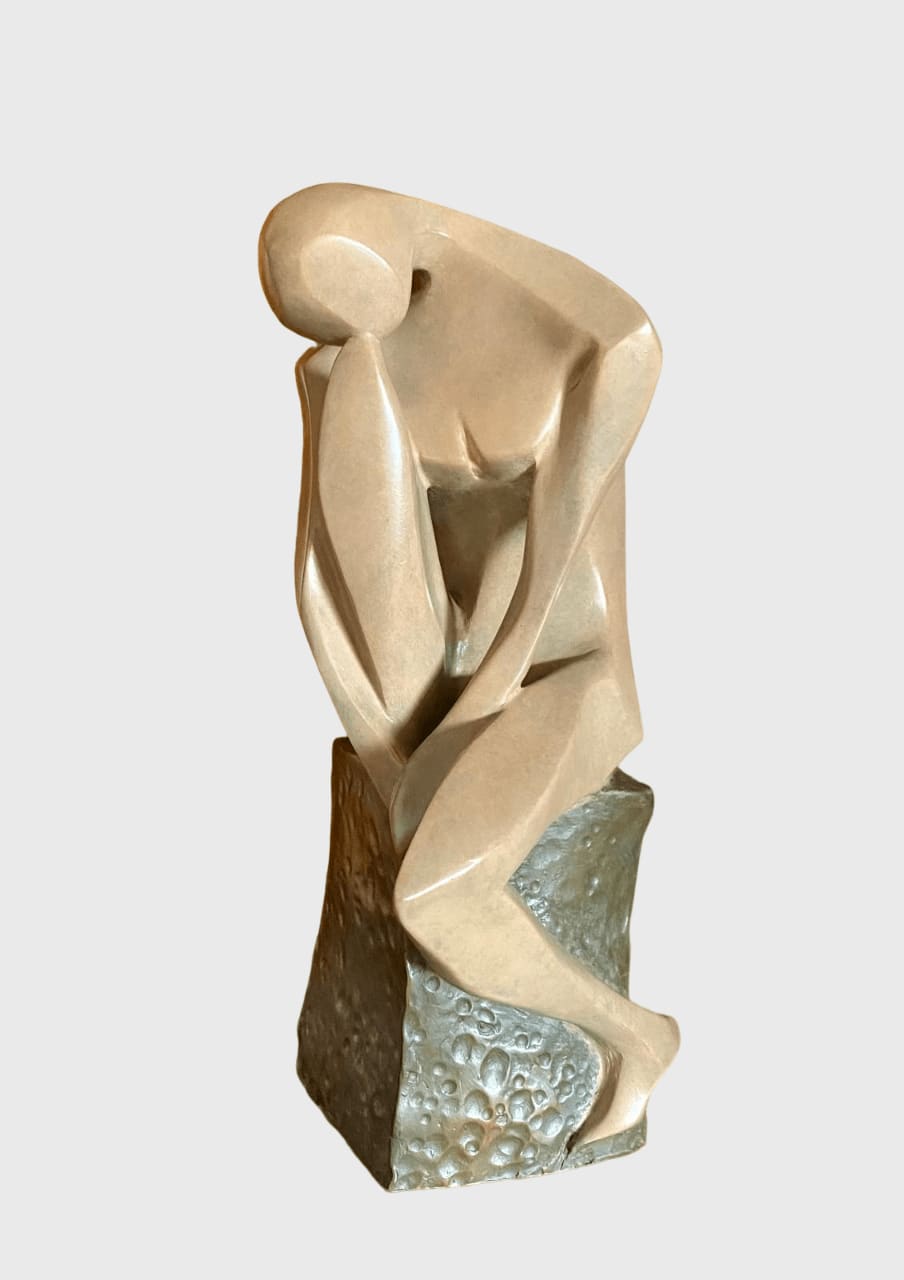 Sophia, So du Sud, vrouwensculptuur, denker sculptuur, vrouwelijke denker sculptuur, kleine sculptuur, kleine sculptuur kopen, decoratie sculptuur, bronzen vrouwensculptuur, sculptuur, brons, bronzen sculptuur, een sculptuur kopen, een bronzen sculptuur kopen, schattige sculptuur, roze patina, interieurdecoratie, kunstverhuur, kunstinvestering, kunst kopen, kunst kopen, kunstverzameling, kunstliefhebber, kunstverzamelaar, bronzen sculptuur van hoge kwaliteit, standbeeld, beige standbeeld, een standbeeld kopen, Art Thema, Art Thema galerie, België, Frankrijk, wereldwijd.