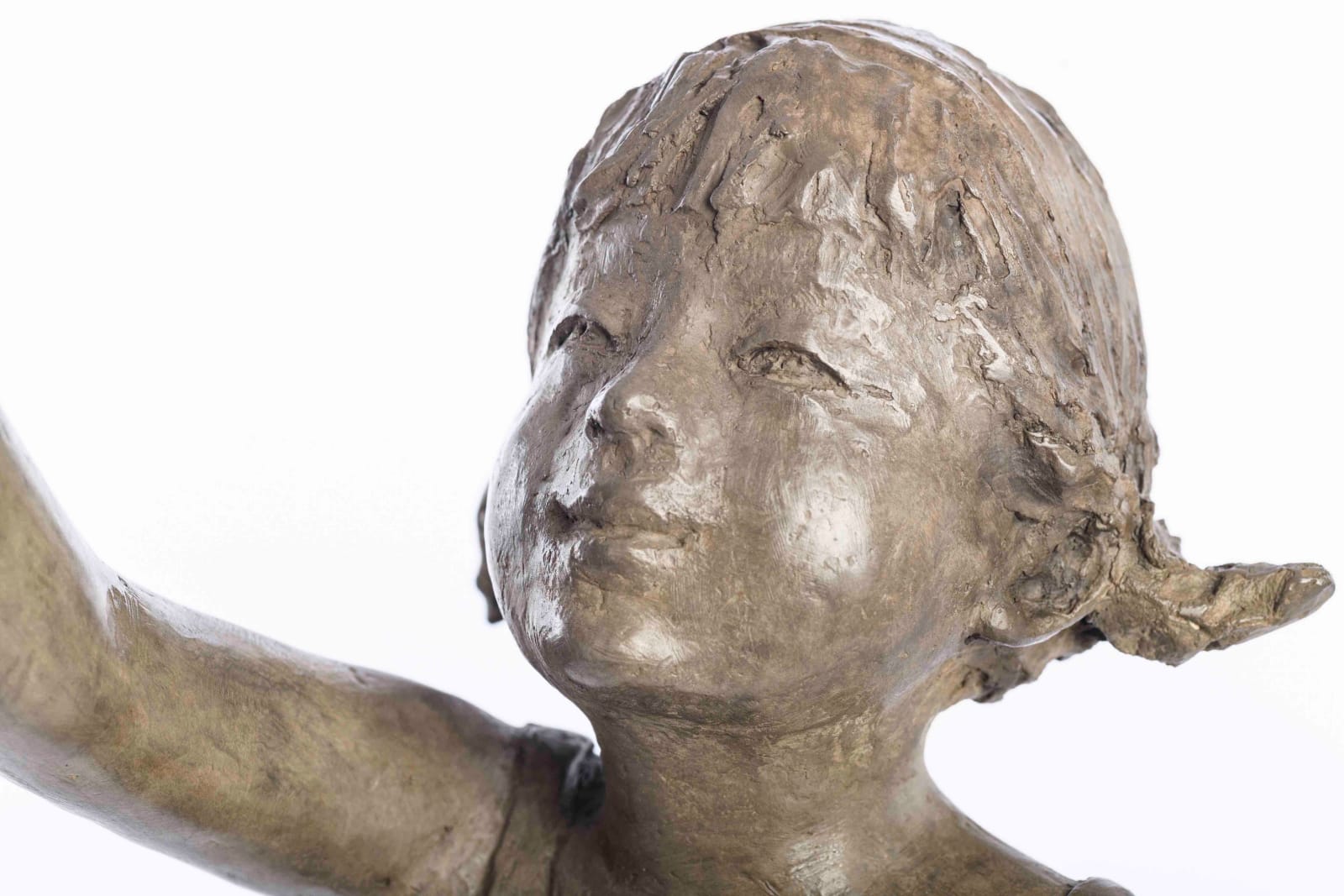 béatrice cols, cols, artiste, sculpteur, belge, fille, fleur, jeu, marelle, légère, aérien, robe, mignonne, été, calme, zen, douceur, rêve, bronze, taille moyenne, art thema, artthema, art, thema, antica namur, antica bruxelles, fine art fair, wavre