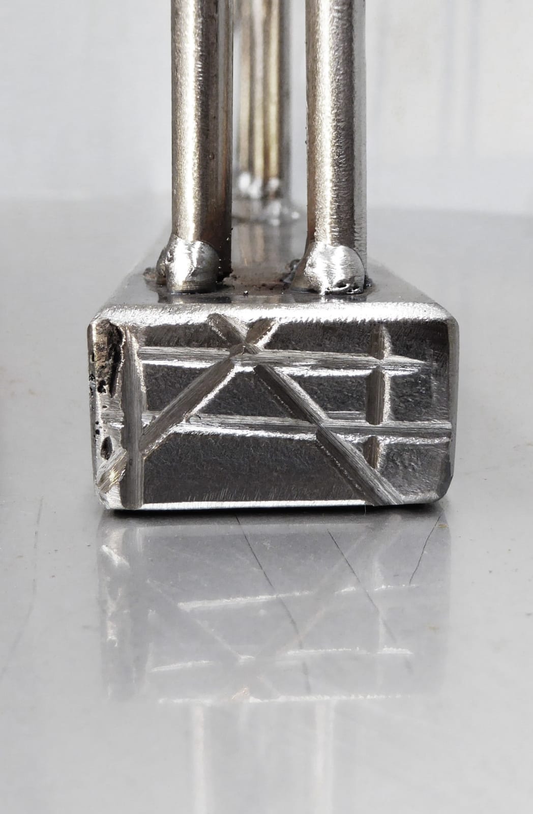 Caroline brisset, steel sculpture, person, covid, queue, contemporary art, fragile, solitude, person, figurative art, Art Thema Heyi Gallery, Brussels