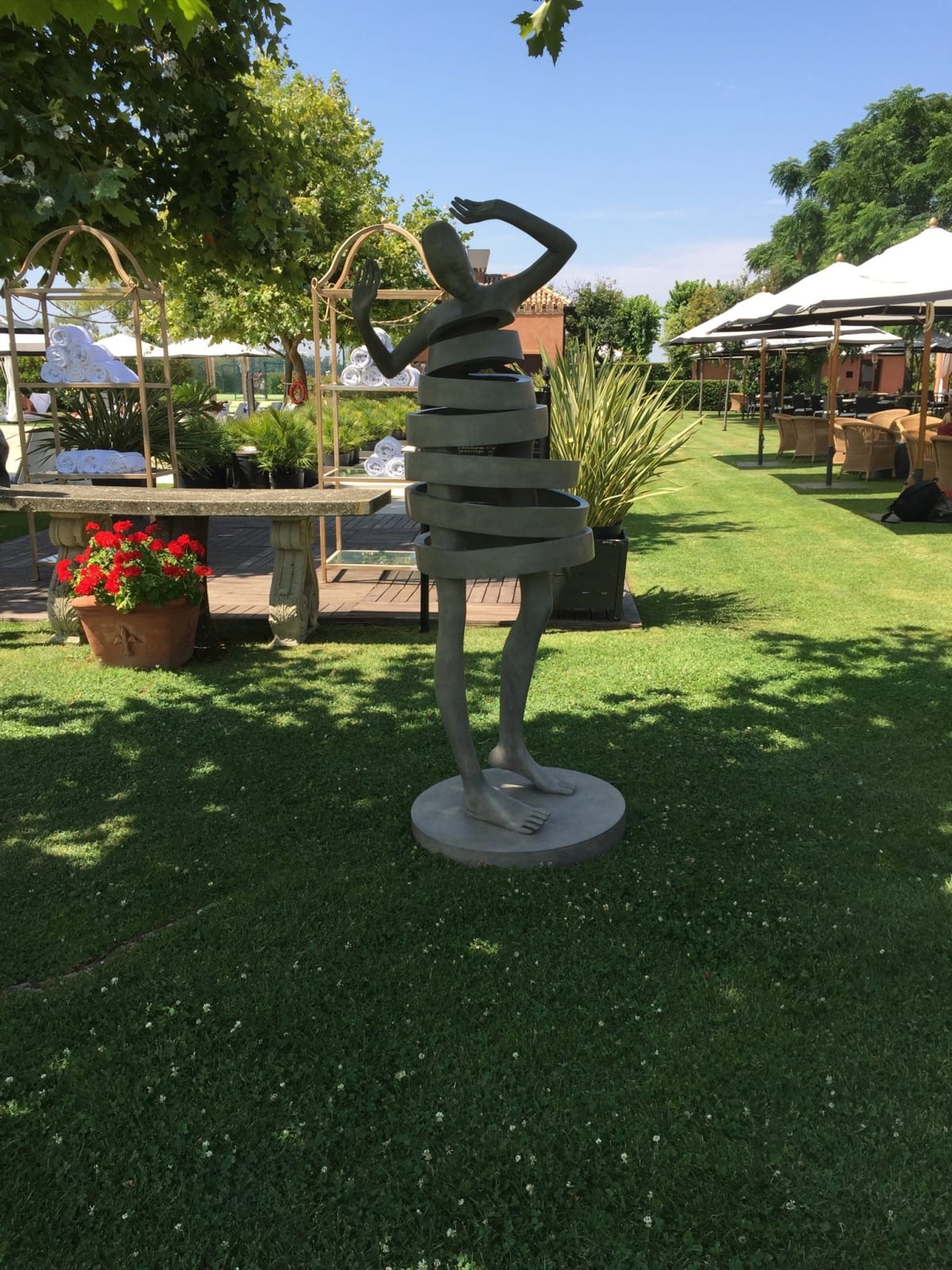 Mira, miramontes, sculpture, bronze, art thema, heyi gallery