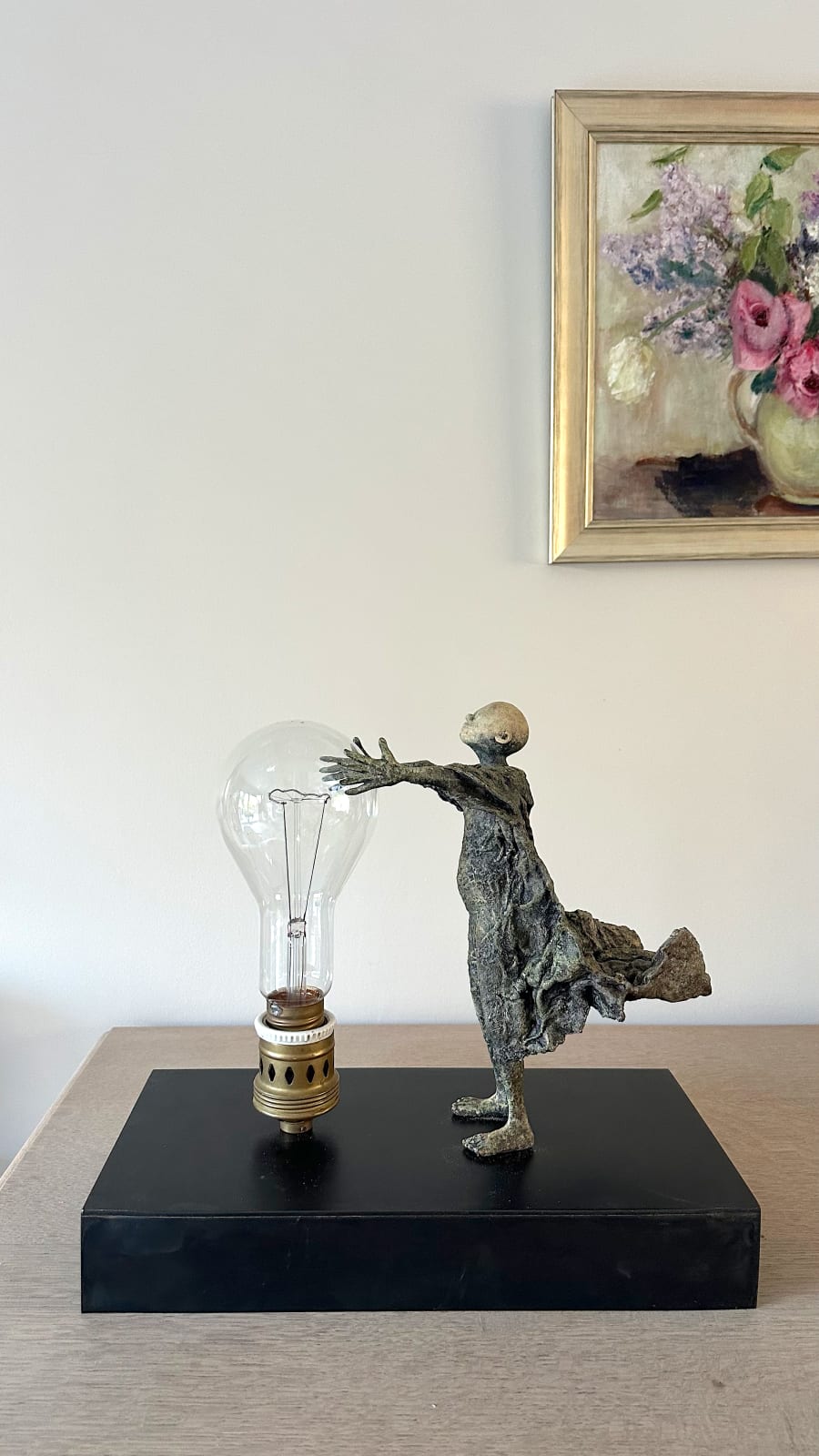 Bronzen beeld van de Belgische kunstenaar Lieven D’Haese, figuratieve hedendaagse kunst met emotionele diepgang.