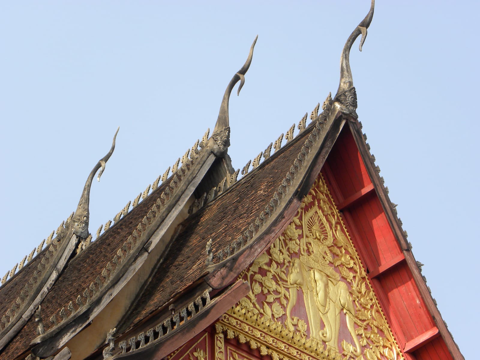 Thailand antiques, CHOFA, outdoor sculpture, wood sculpture, bird, bird sculpture, minimalism sculpture, art exhibition, asian antiques, buddha status, buddha, bold buddha, buddha antiques, arty, Belgium art gallery, Galerie d'art Belgique, kunstgalerij belgie