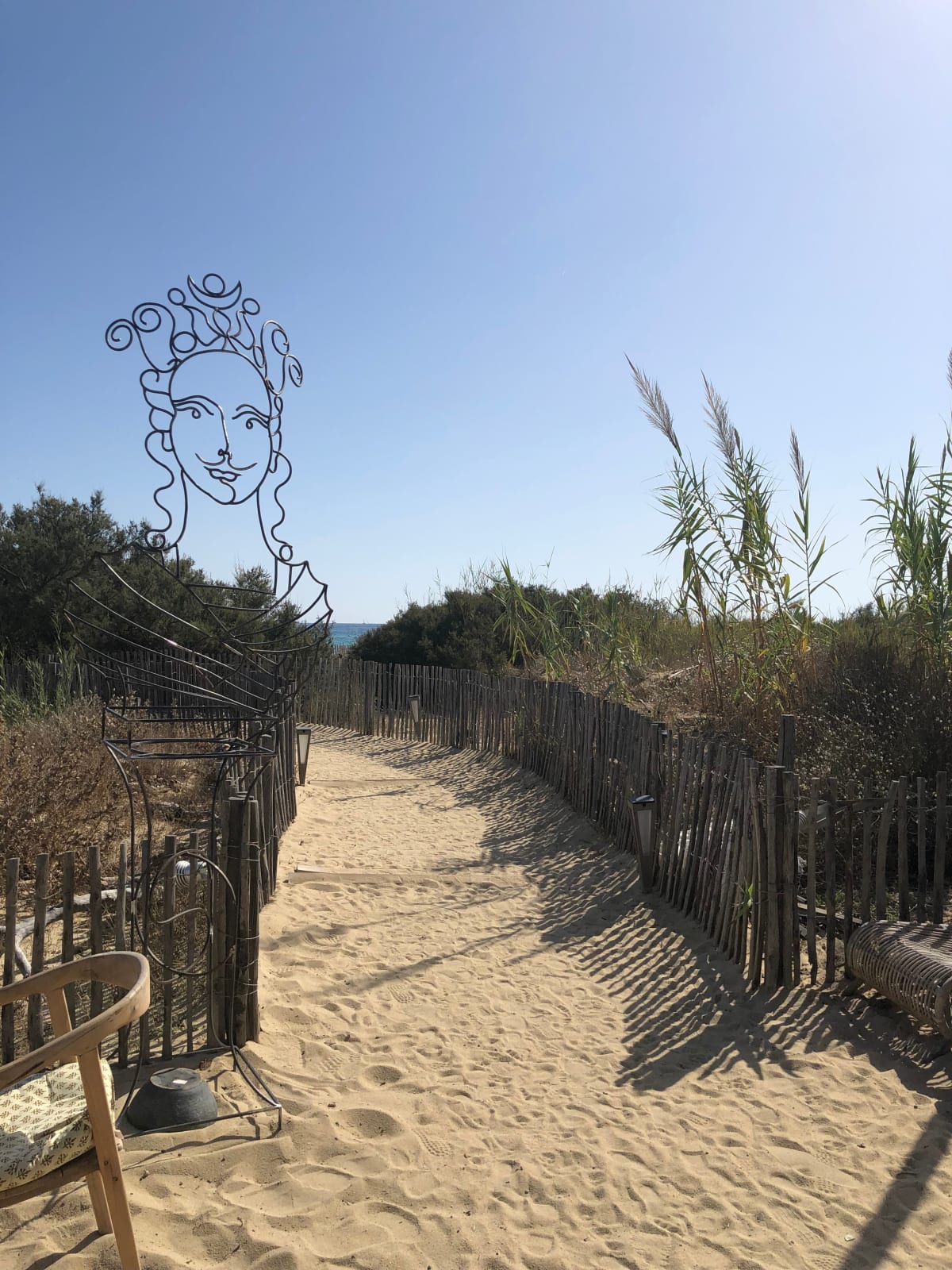 charles serruya, sculpture, beach, saint tropez, garden sculpture, outside, poetic, woman, cabane bambou, beach