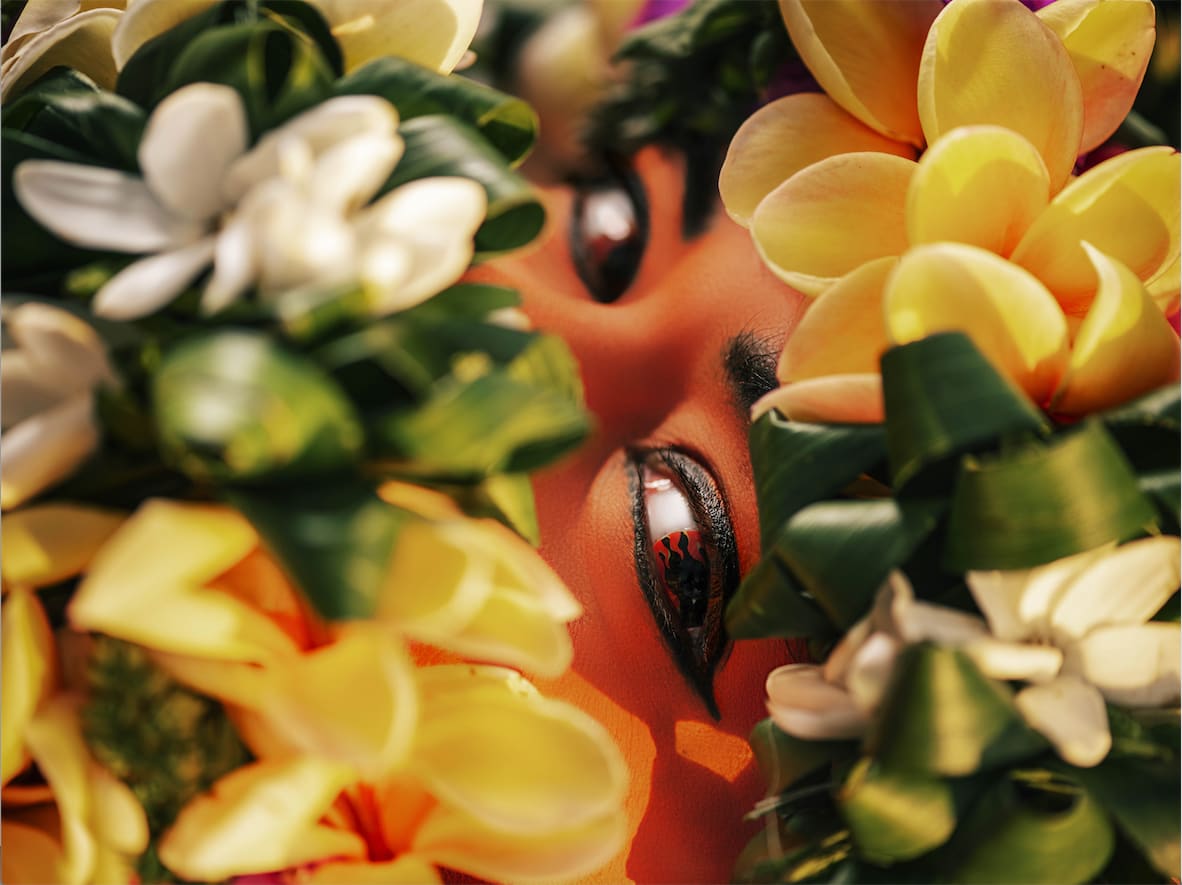 Namsa Leuba, Les Yeux du desire from the series "illusion" made in Tahiti , 2019