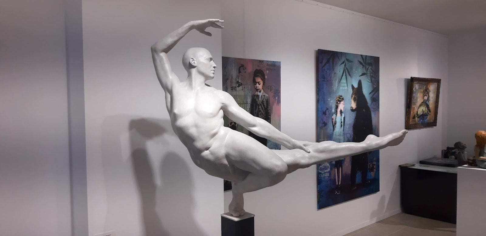 De weg voorwaarts sculptuur Marc de Corte sport man sculptuur dans sculptuur naakt menselijke sculptuur tuinsculptuur bronzen sculptuur hedendaagse sculptuur Art Yi-galerij Kunstgalerij Brussel
