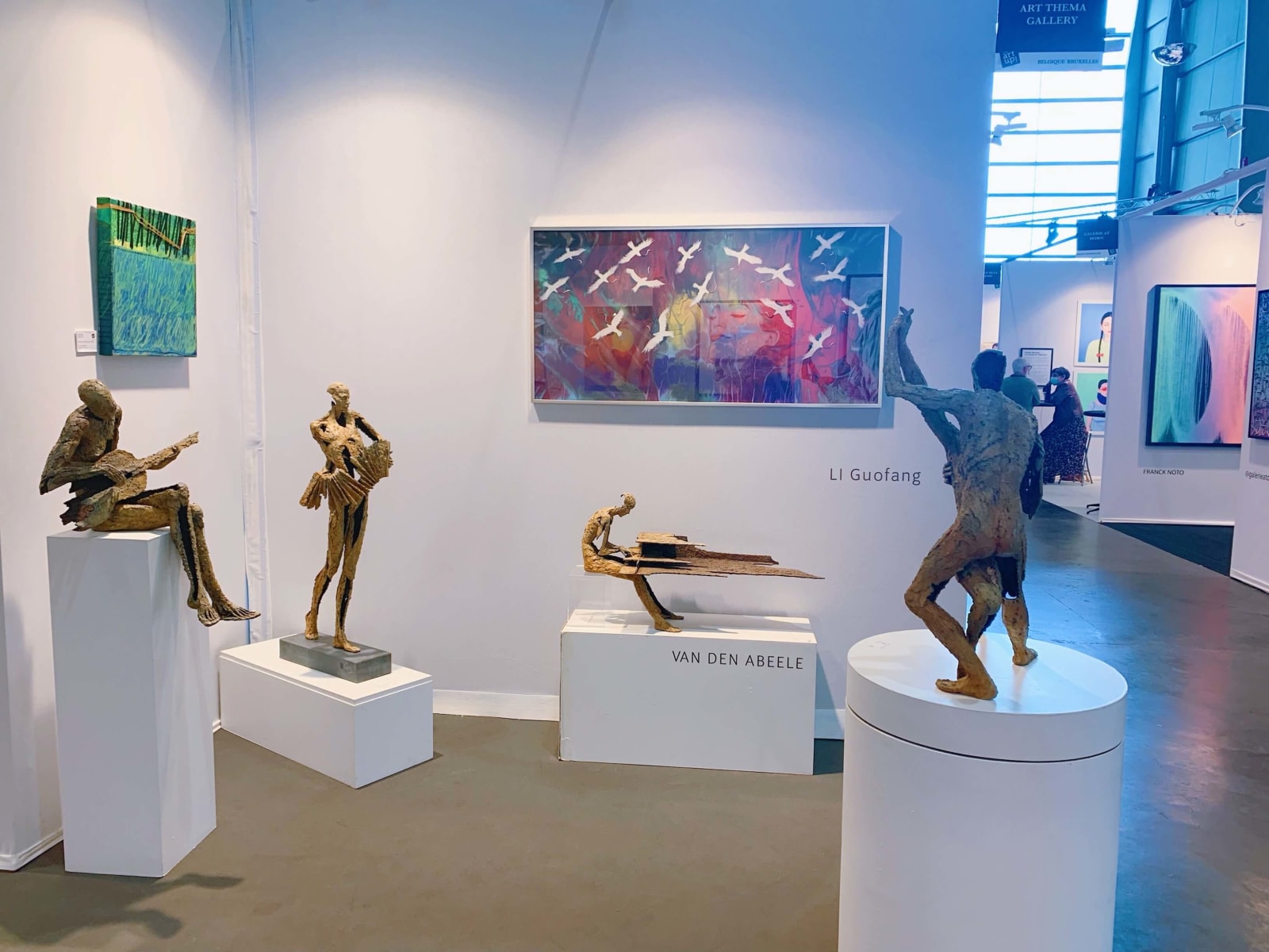 een verliefd stel danst tangosculptuur jacques van den abeele kunstgalerie in brussel