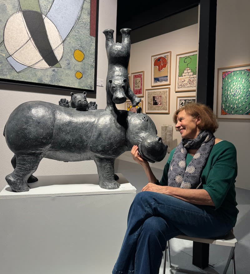 In top form hippo sculpture Sophie Verger animal sculpture bronze sculpture contemporary sculpture for garden sculpture art garden design interior design adorable hippo playing and jumping in the air Art Yi gallery Brussels Art Gallery