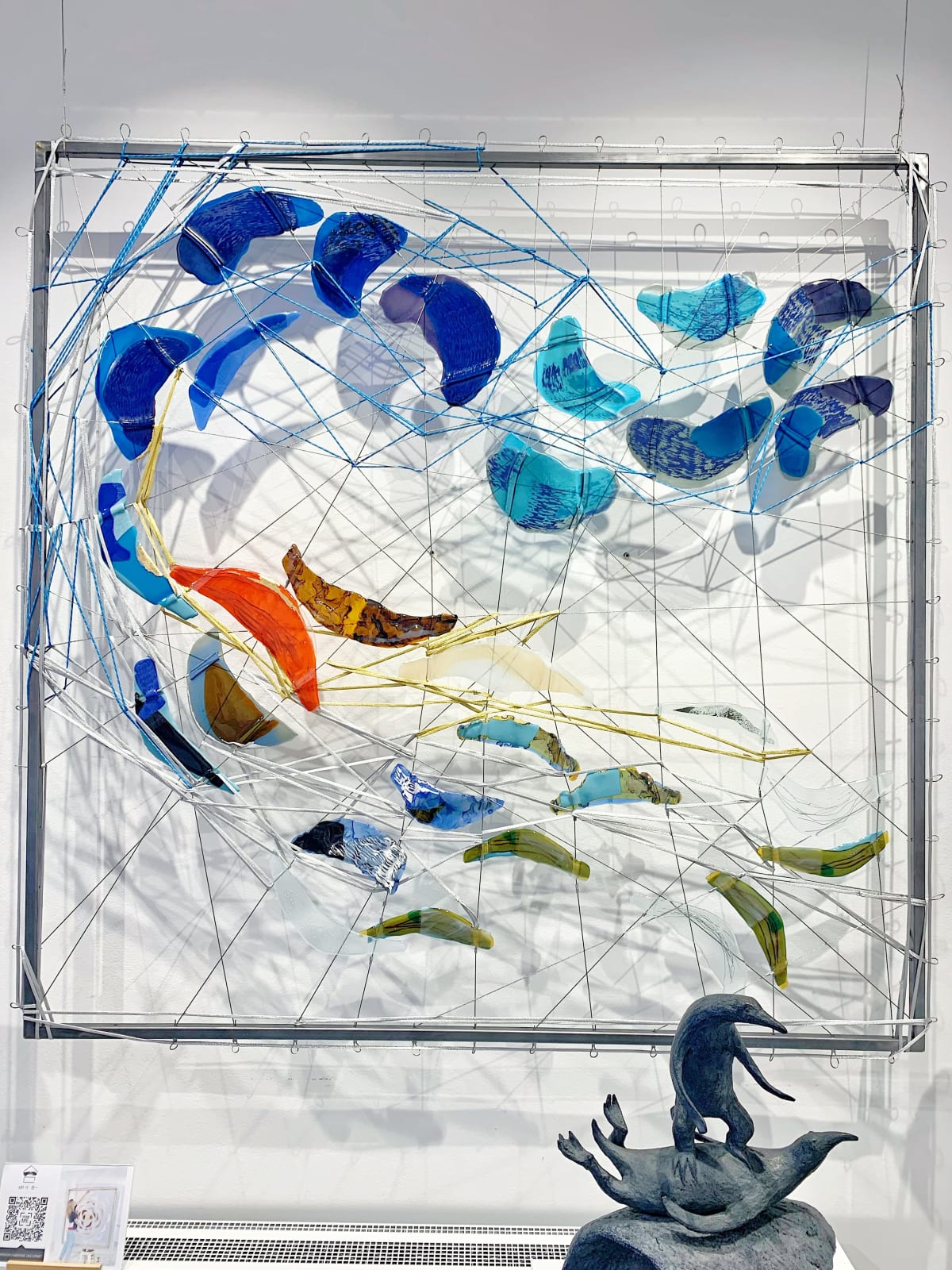 the story of water contemporary art wall installation glass art mixed media maison Fabienne Decornet interior design abstract art blue fishes swimming in the sea Art Yi Gallery Brussels art gallery