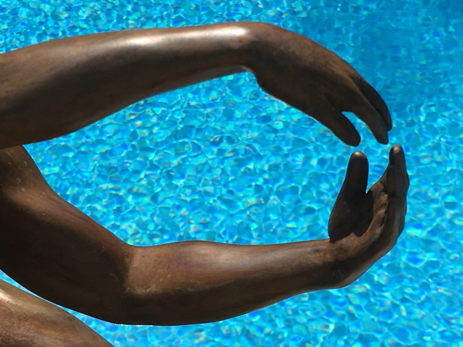 Infinity Marc de Corte dansende man sculptuur paar sculptuur paar dans sculptuur naakt menselijke sculptuur tuinsculptuur bronzen sculptuur hedendaagse beeldhouwkunst Art Yi-galerij Kunstgalerij Brussel