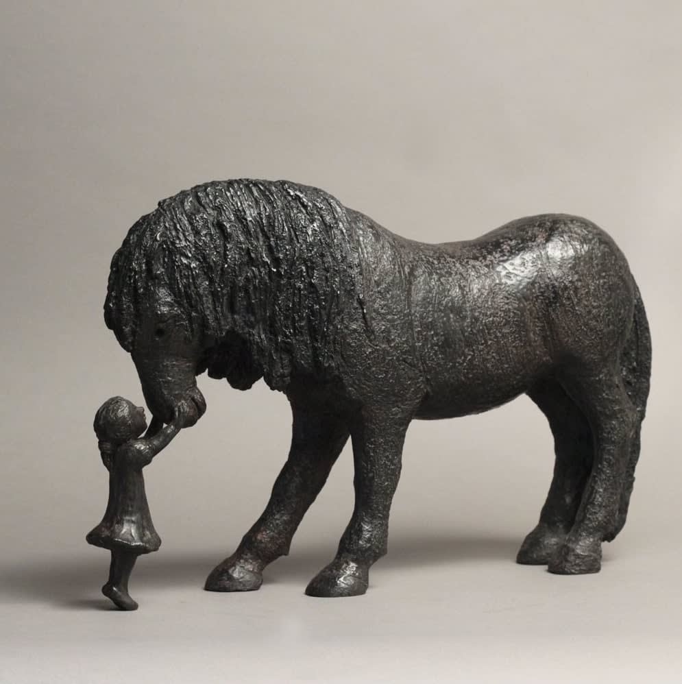 Mijn favoriete merens schattige kinderen en schattige dieren hedendaagse bronzen paardensculptuur sophie verger