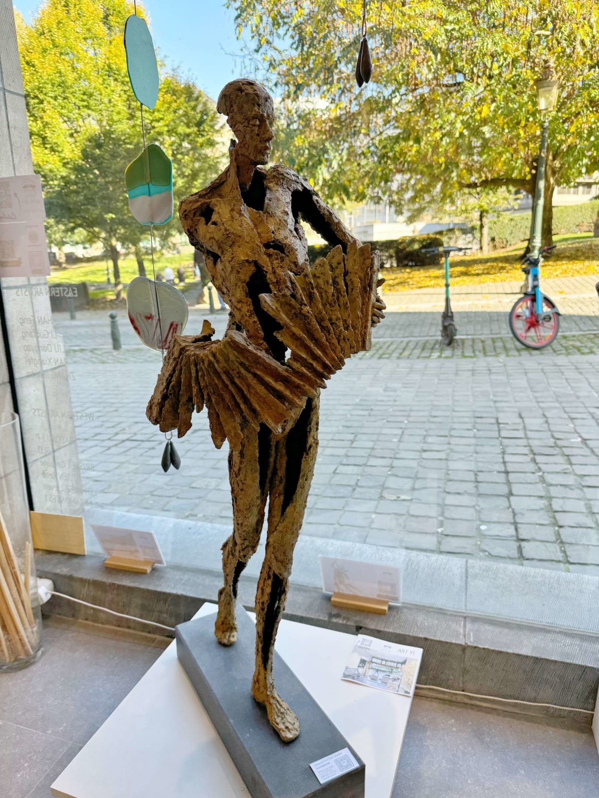 Accordionist musician sculpture contemporary bronze sculpture Jacques Van den Abeele at ART YI gallery in brussels garden sculpture