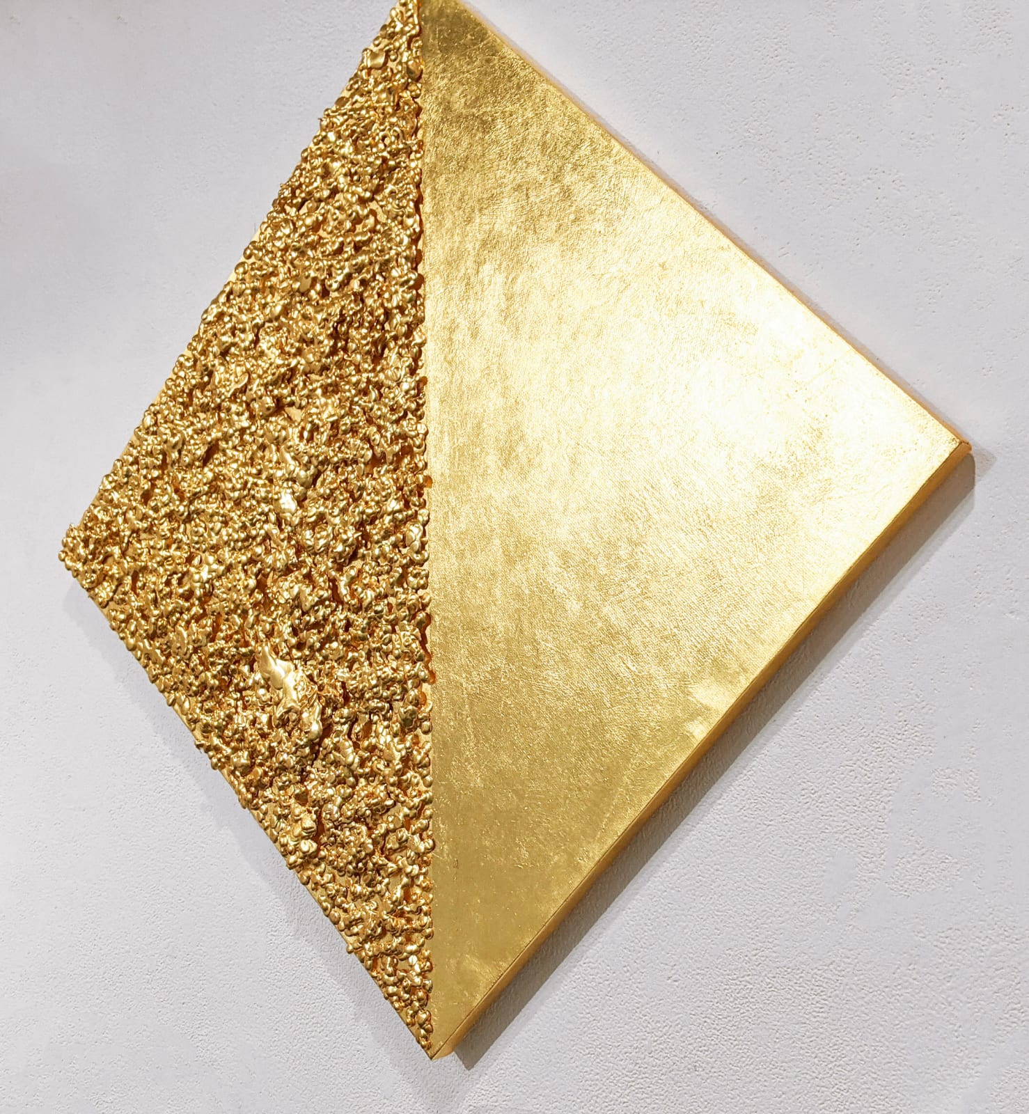 eureka unknown power resin art gold leaf japanese art abstract painting abstract art mixed media Art Yi gallery Brussels Art gallery