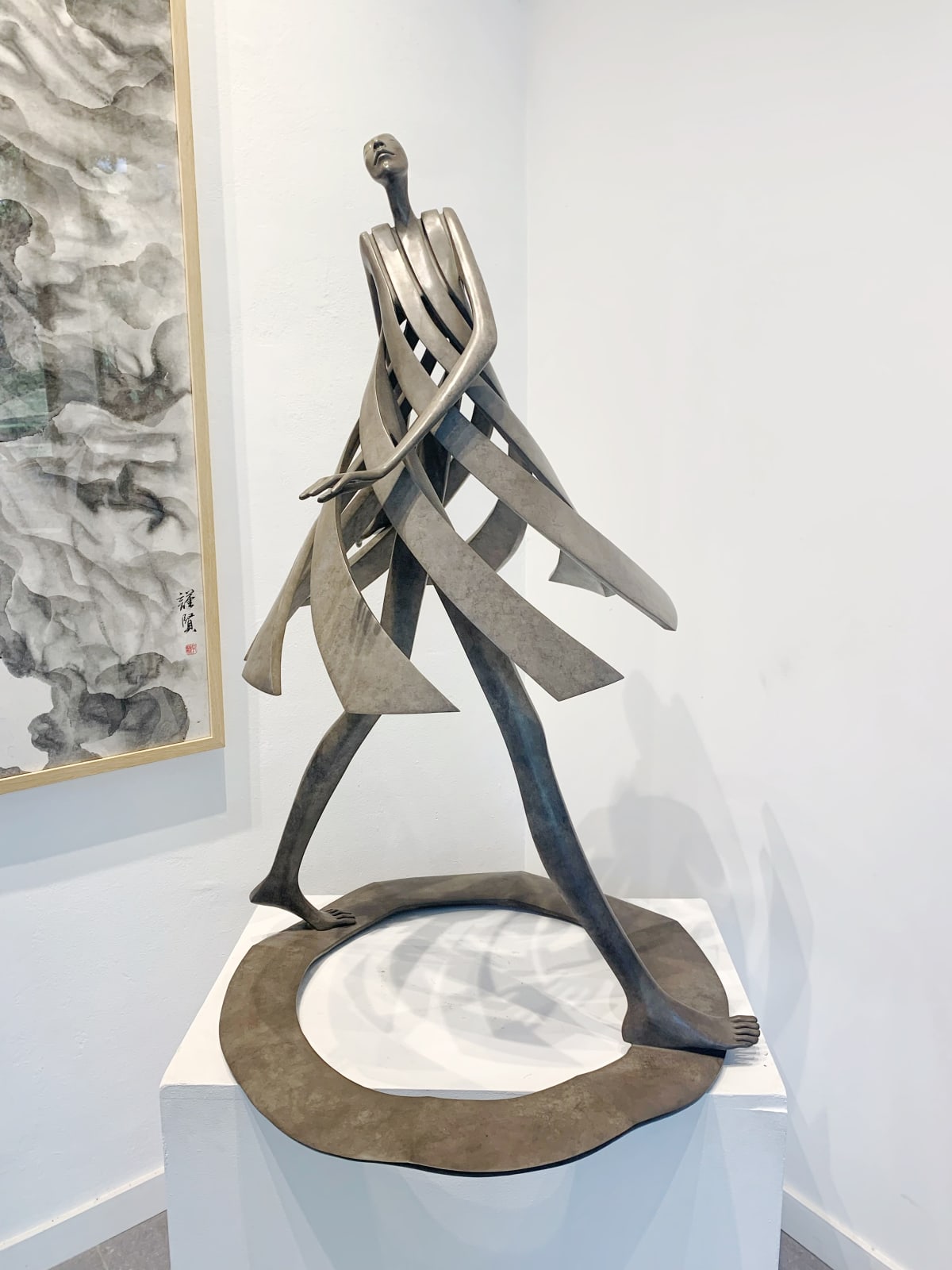 primavera, isabel miramontes, sculpture, art de la sculpture, sculpture en bronze, sculpture de fille, sculpture de femme, art yi, galerie d'art bruxelles