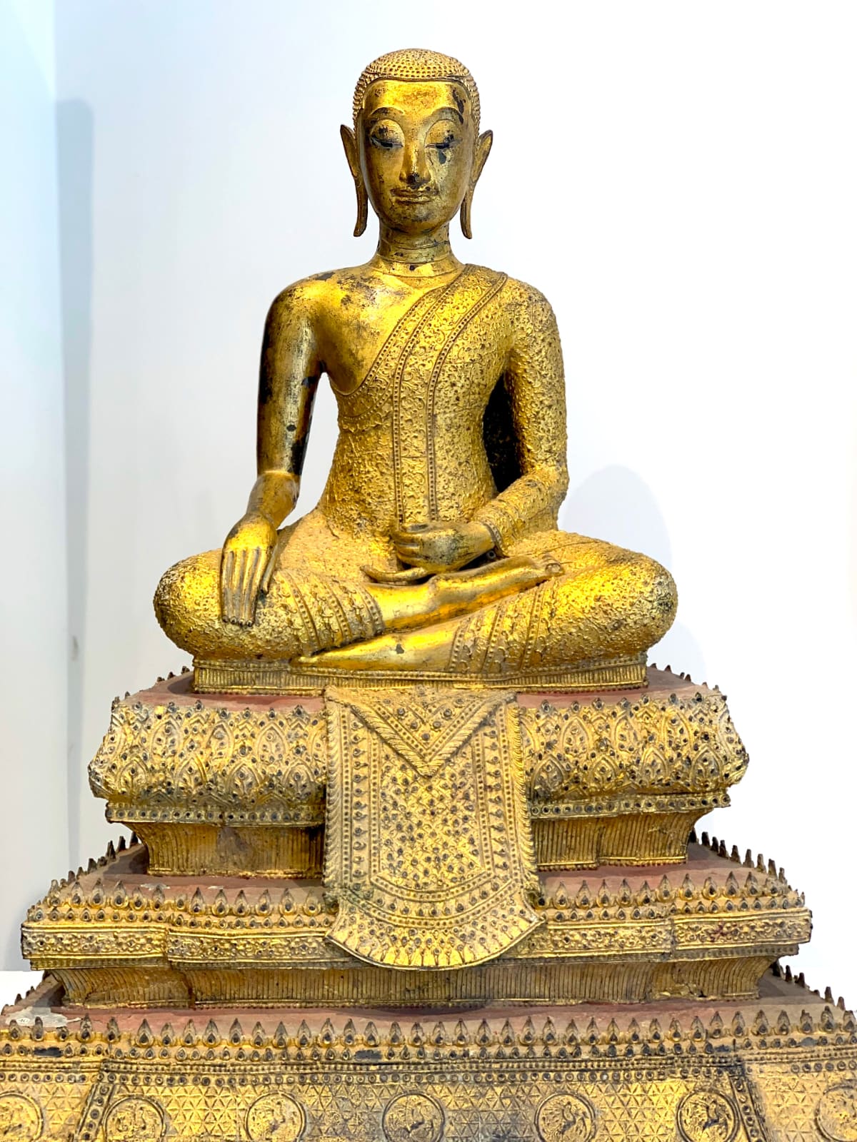 Bangkok statue de Bouddha Ratanakosin Thaïlande bouddha asiatique antiquea bouddha doré bouddha bronze art yi galerie d'art de bruxelles