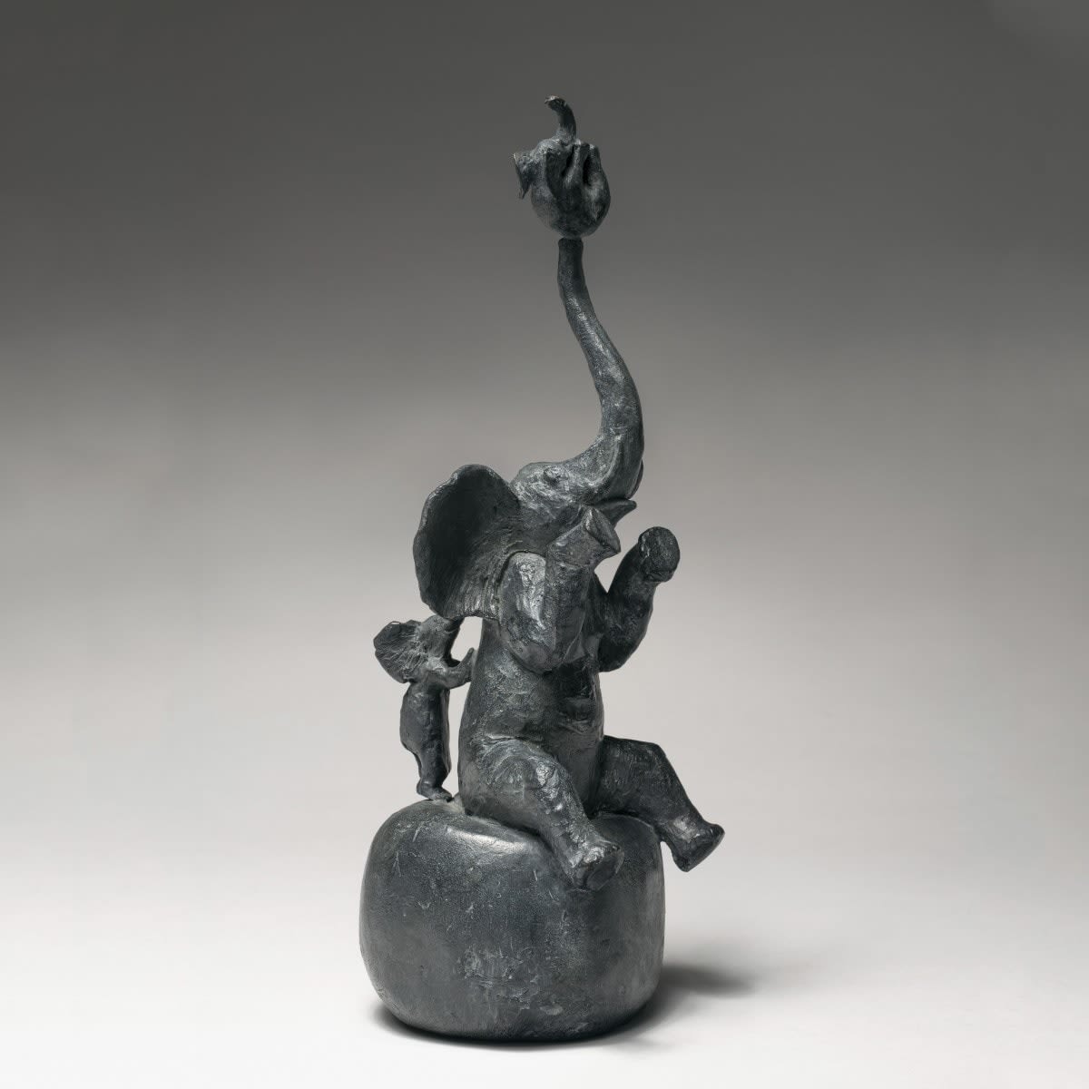 fun cute happy Three acrobatic elephants contemporary bronze sculpture garden interior design sophie verger art gallery brussels