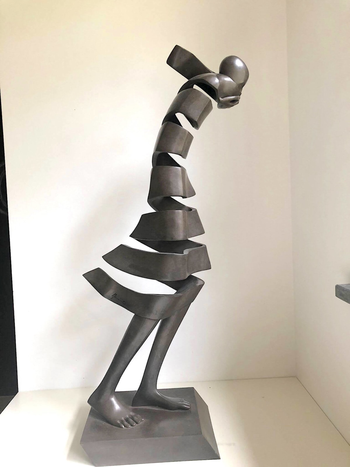 zo winderig windsculptuur hedendaagse sculptuur Isabel Miramontes Art Yi-galerij Brusselse kunstgallerij