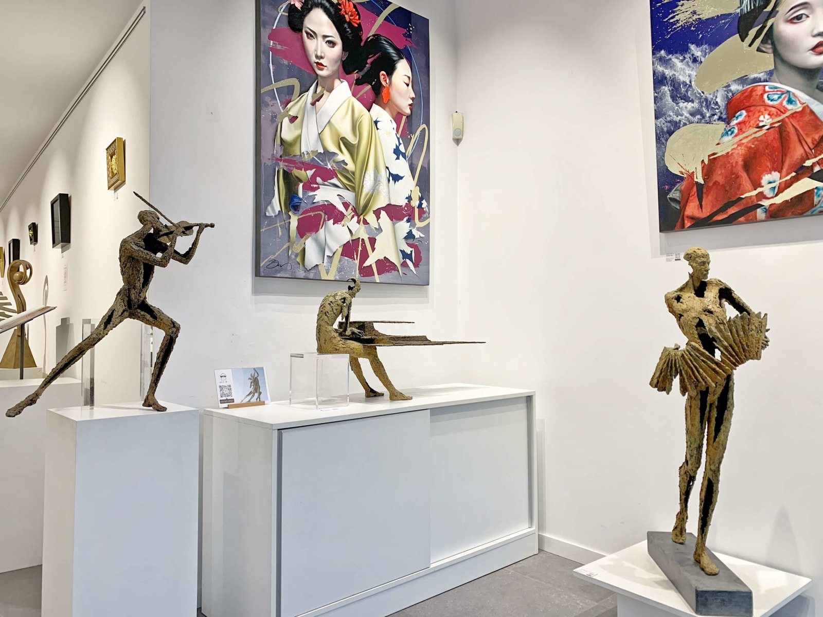 Geiger Skulptur Musiker Jacques van den Abeele zeitgenössische Bronzeskulptur Art Yi Galerie Brüsseler Kunstgalerie