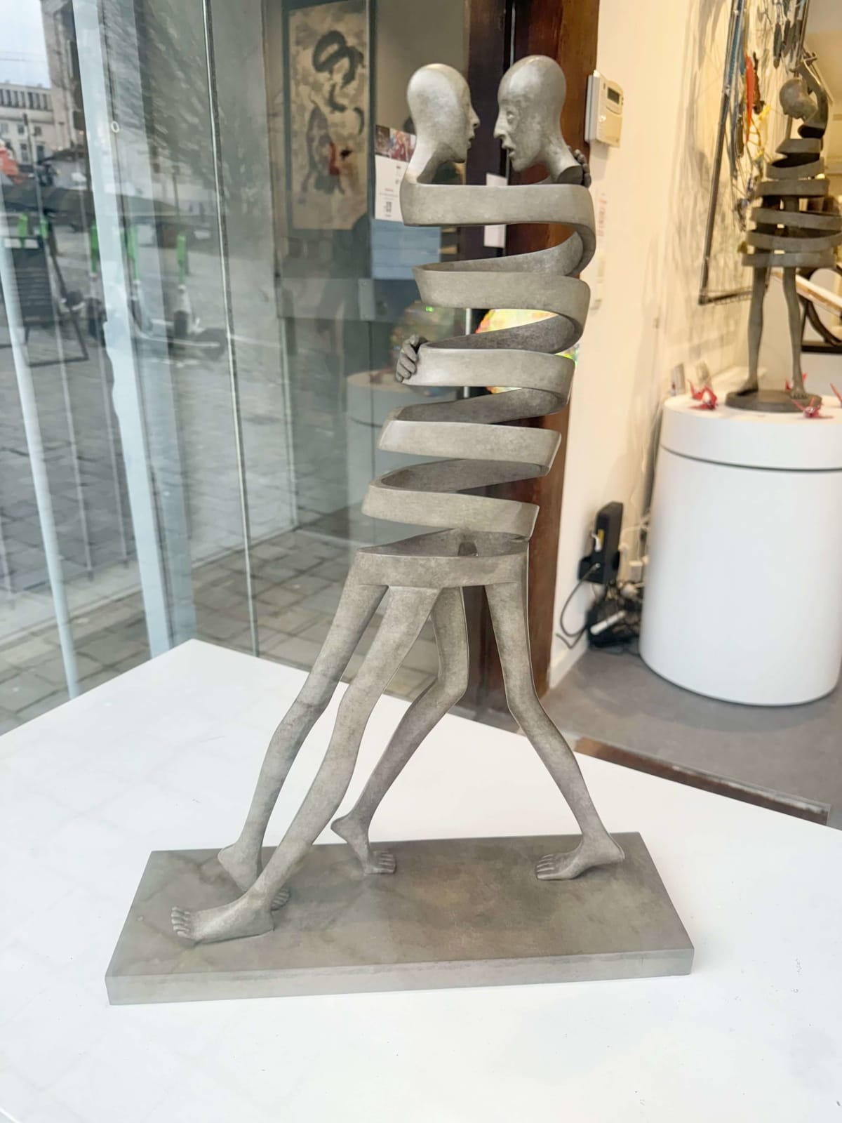 Tango isabel miramontes dance couple love couple sculpture contemporary sculpture bronze sculpture Art Yi gallery Brussels art gallery