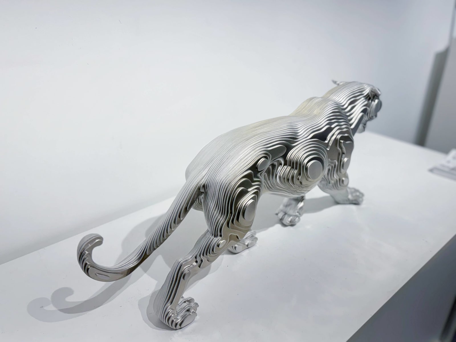 Furiosa luipaard dier hedendaagse beeldhouwkunst van Jean-Paul KALA