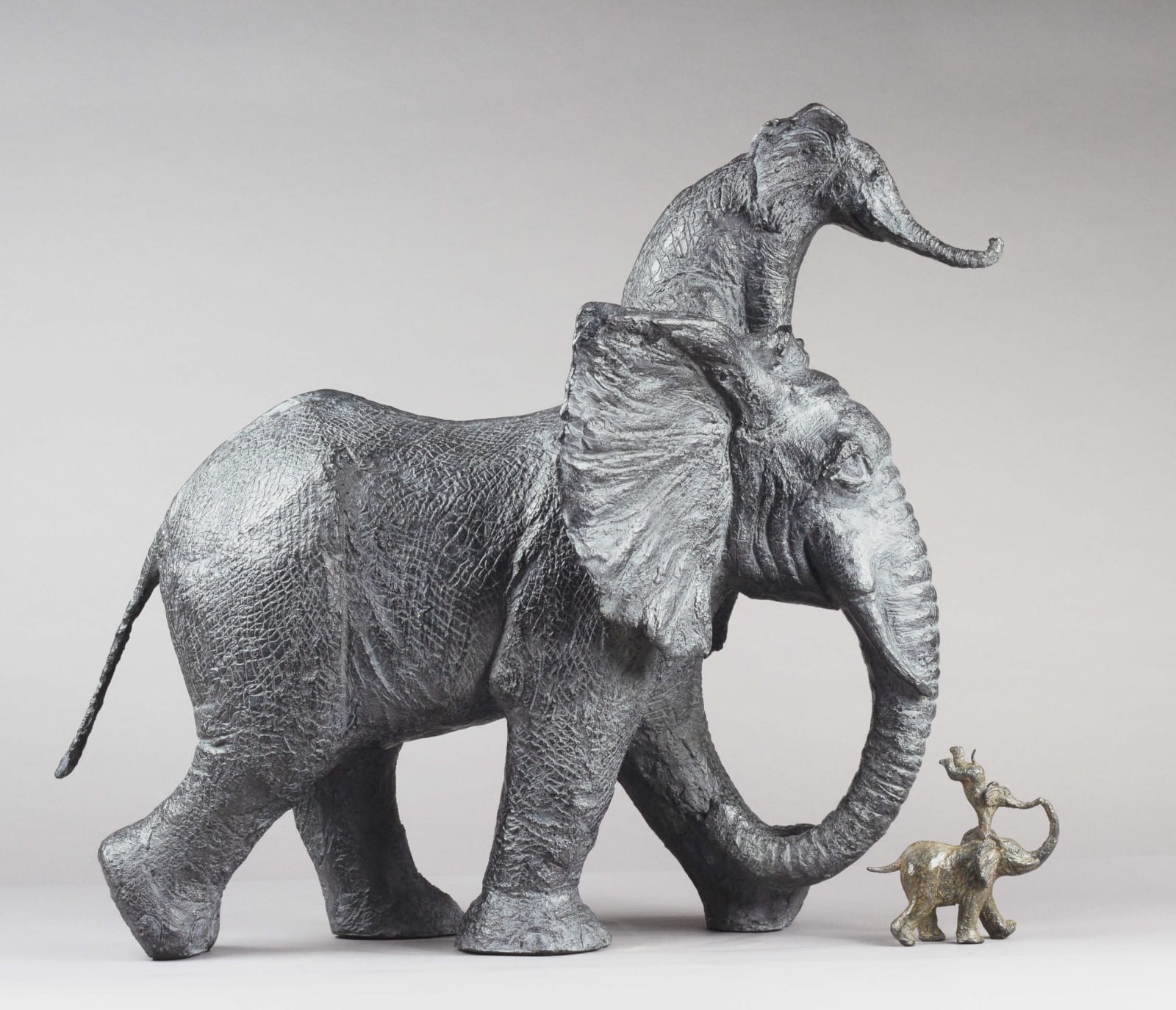 grote mahout sophie verger olifant sculptuur hedendaagse bronzen sculptuur tuin interieur dierensculptuur kunst Kunstgalerij Brussel Kunstgalerij Brussel