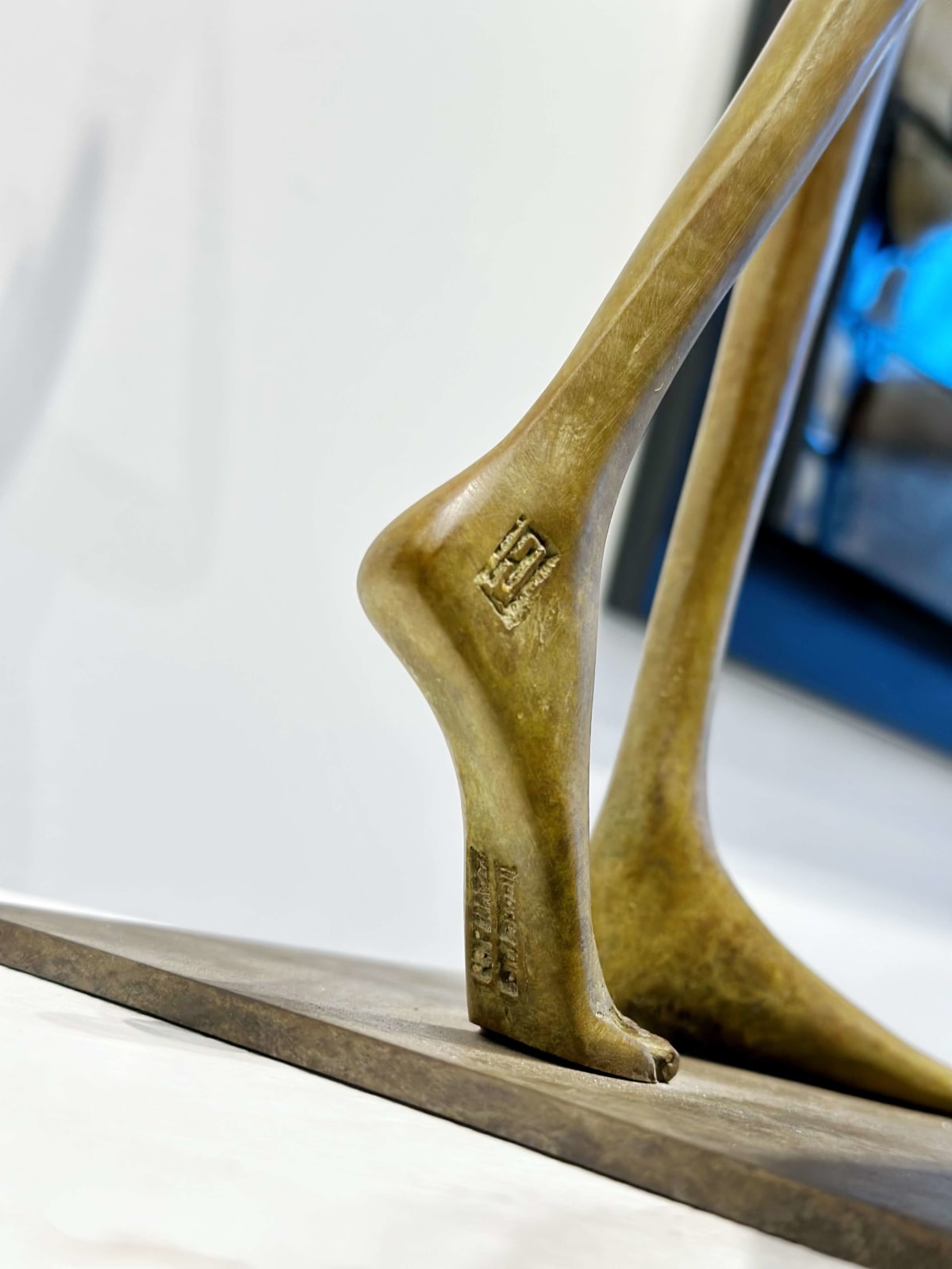 dancing queen hedwige leroux beautiful and fine contemporary bronze sculpture of dancing woman art gallery brussels