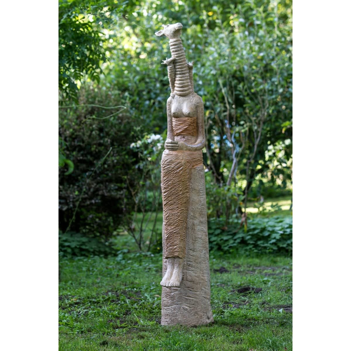 The three bronze Eves big giraffe girl sculpture for garden animal sculpture bronze art sophie Verger Art Yi gallery Brussels art gallery