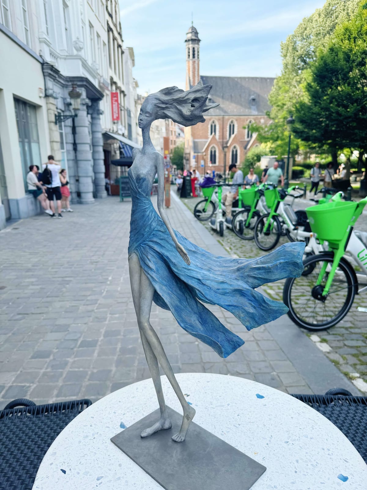 Feelings woman sculpture Hedwige Leroux contemporary sculpture bronze sculpture woman with hair blowing into the wind interior design at hotel Barsey by Warwick Art Yi gallery Brussels art gallery