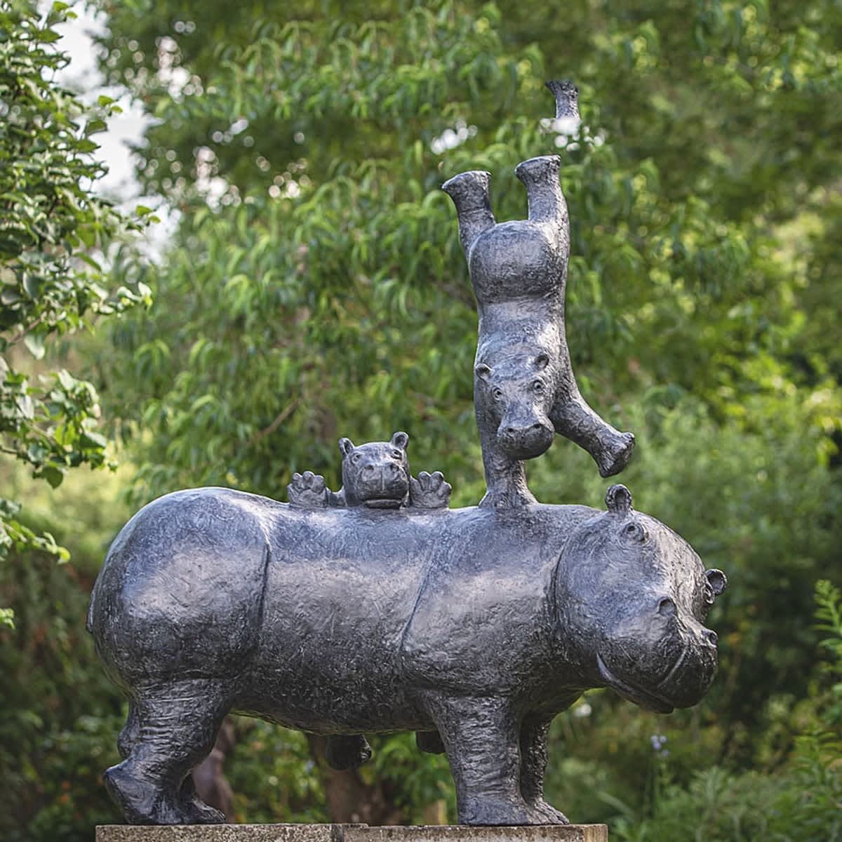 In top form hippo sculpture Sophie Verger animal sculpture bronze sculpture contemporary sculpture for garden sculpture art garden design interior design adorable hippo playing and jumping in the air Art Yi gallery Brussels Art Gallery