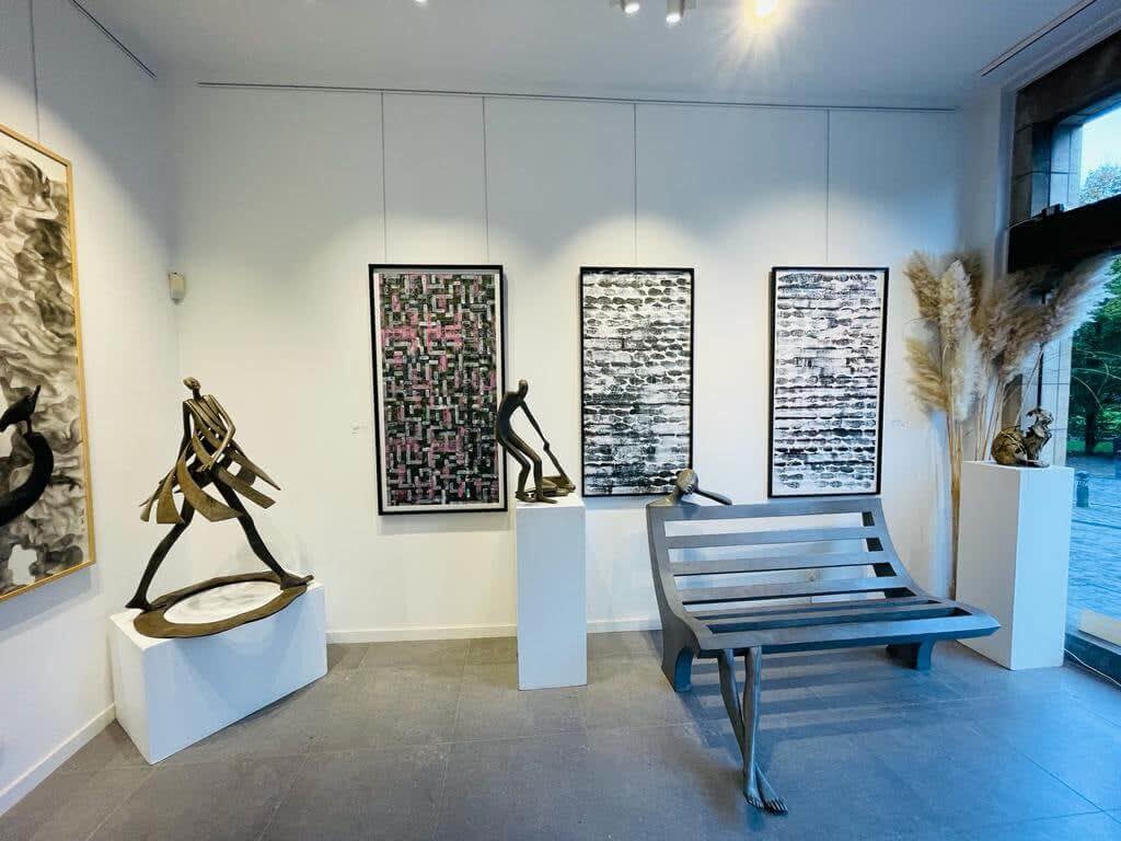 Daydream bench chair abstract contemporary bronze garden sculpture monumental sculpture isabel miramontes garden decoration design swimming pool chair art yi gallery brussels