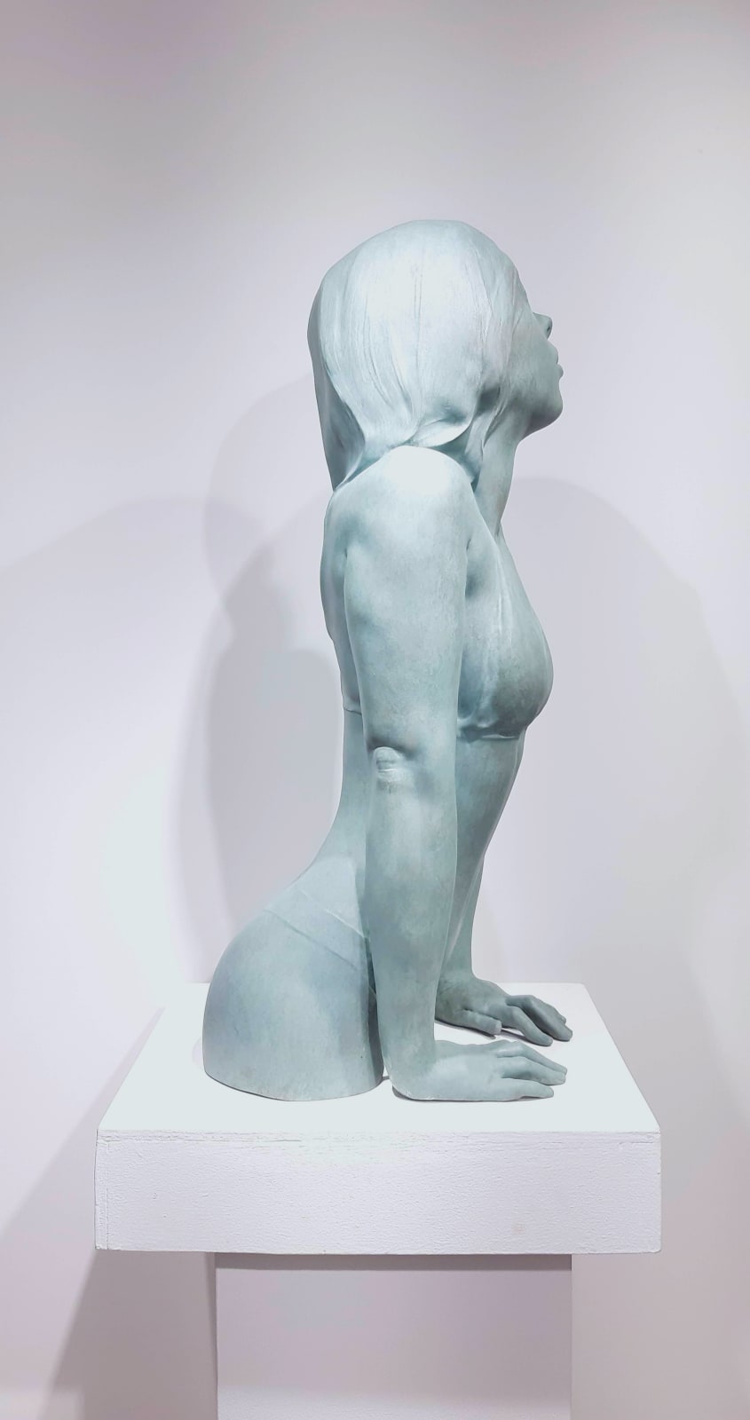 De manier waarop ik groei Marc de Corte zwemmende vrouw sculptuur zwem sculptuur zwemmeisje sculptuur sculptuur tuin sculptuur bronzen sculptuur hedendaagse sculptuur Kunst Yi galerie Brusselse kunstgalerie