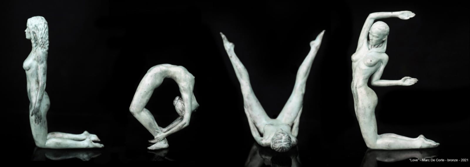 Sculpture lettre LOVE de Marc de Corte sculpture contemporaine en bronze sculpture phrase poème mot personnalisée à la galerie Art Yi à Bruxelles