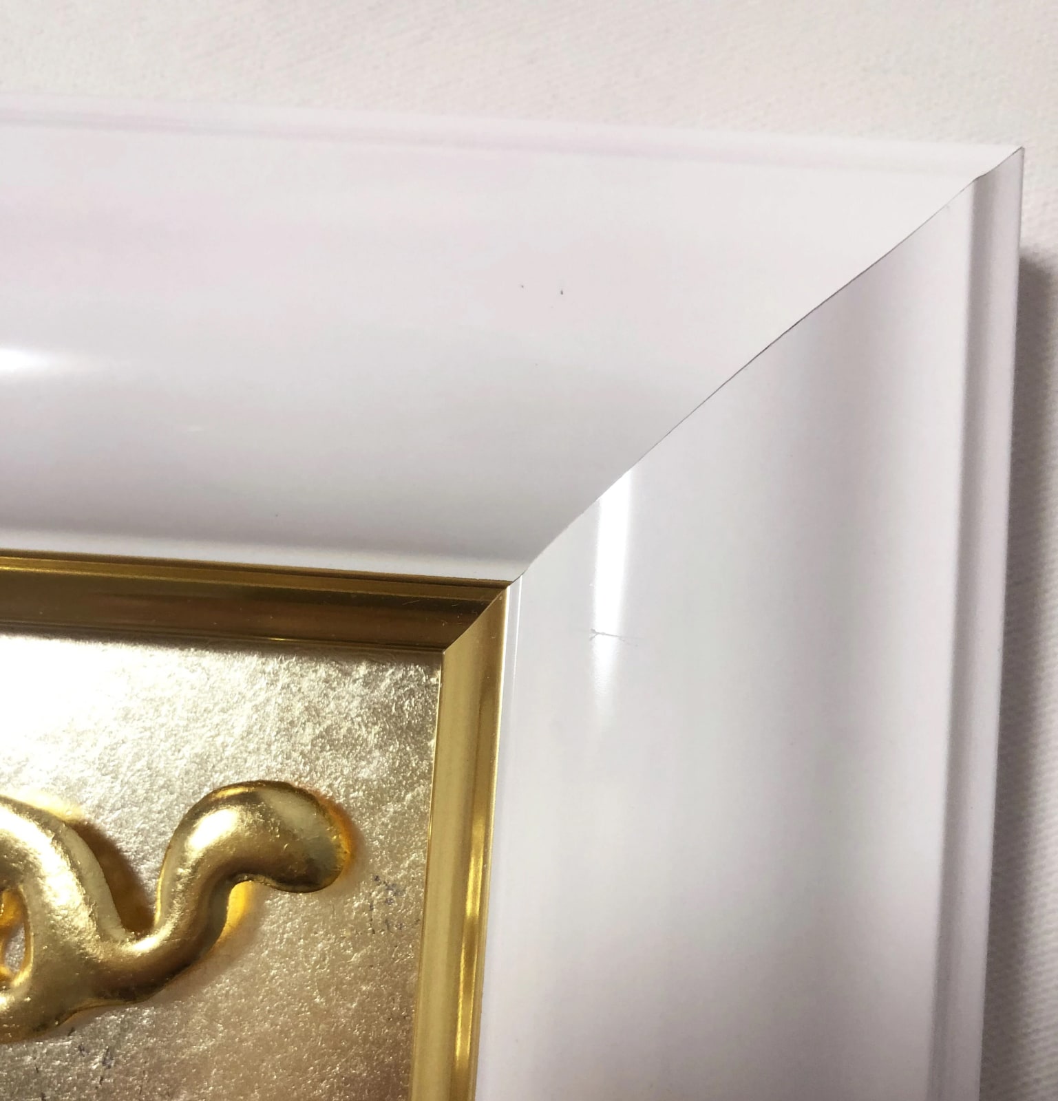 Eine kosmische Melodie, unbekannte Kraft, Kunstharz, Blattgold, japanische Kunst, abstrakte Malerei, abstrakte Kunst, Mischtechnik Art Yi-Galerie Brüsseler Kunstgalerie