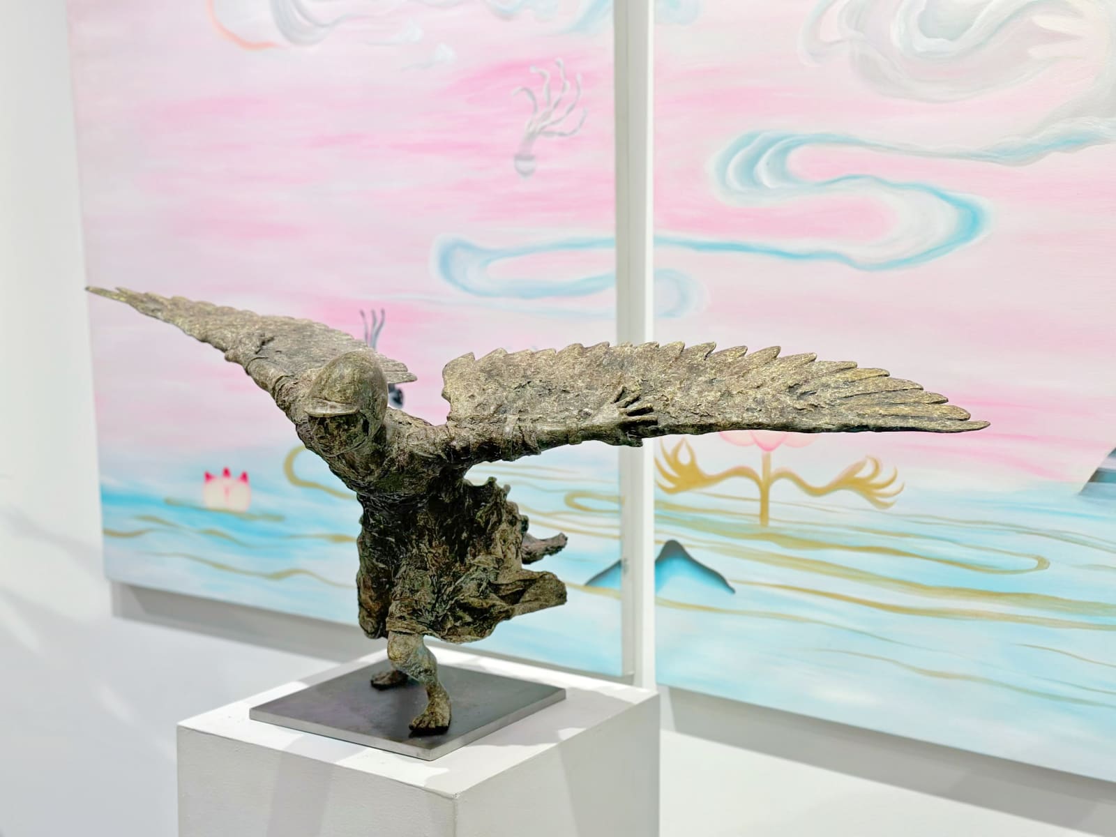 Icarus fly bronze sculpture to the sky contemporary bronze sculpture interior decoration garden sculpture art gallery art yi brussels